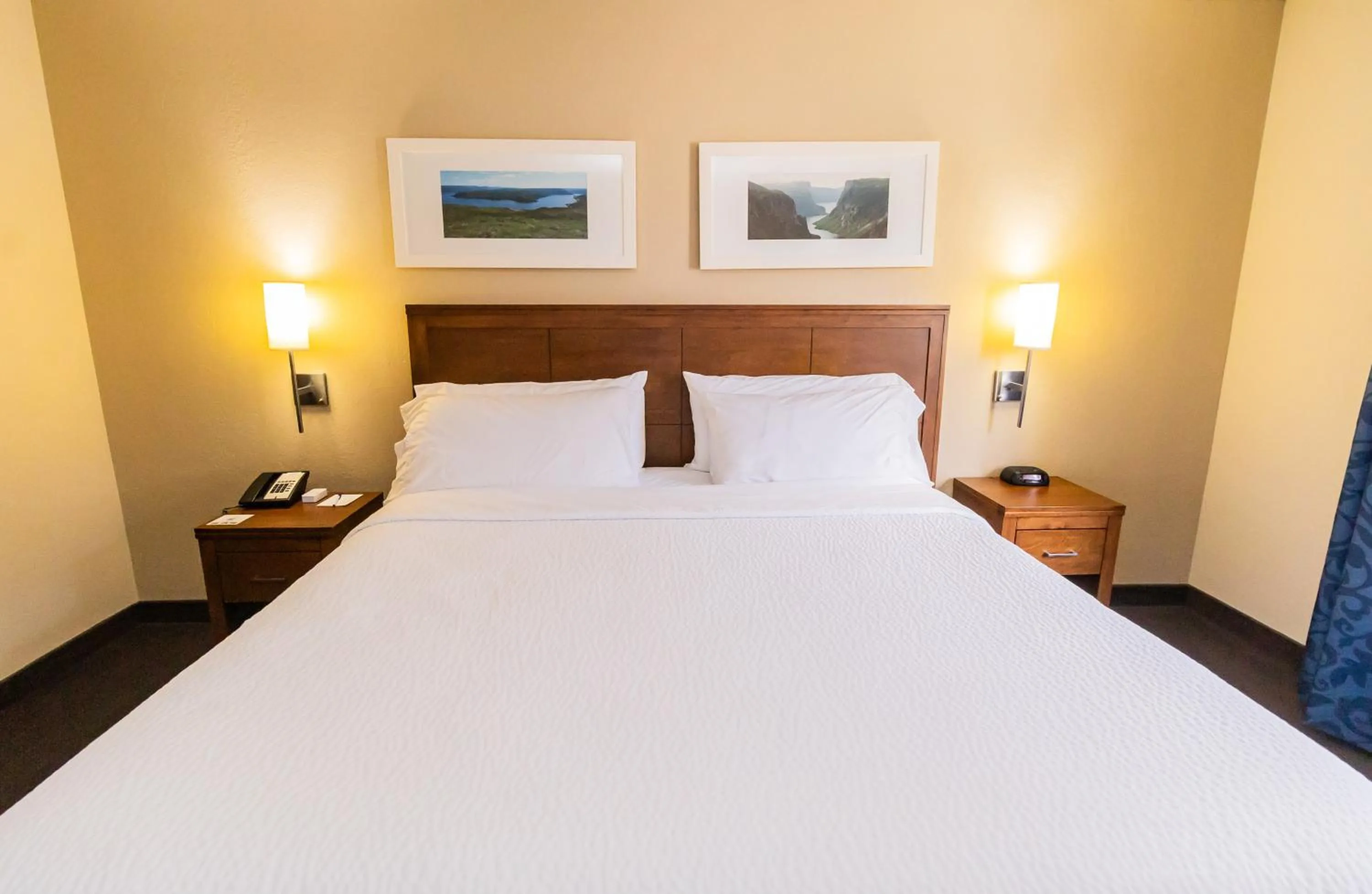 Bed in Deer Lake Horizon Hotel, BW Signature Collection