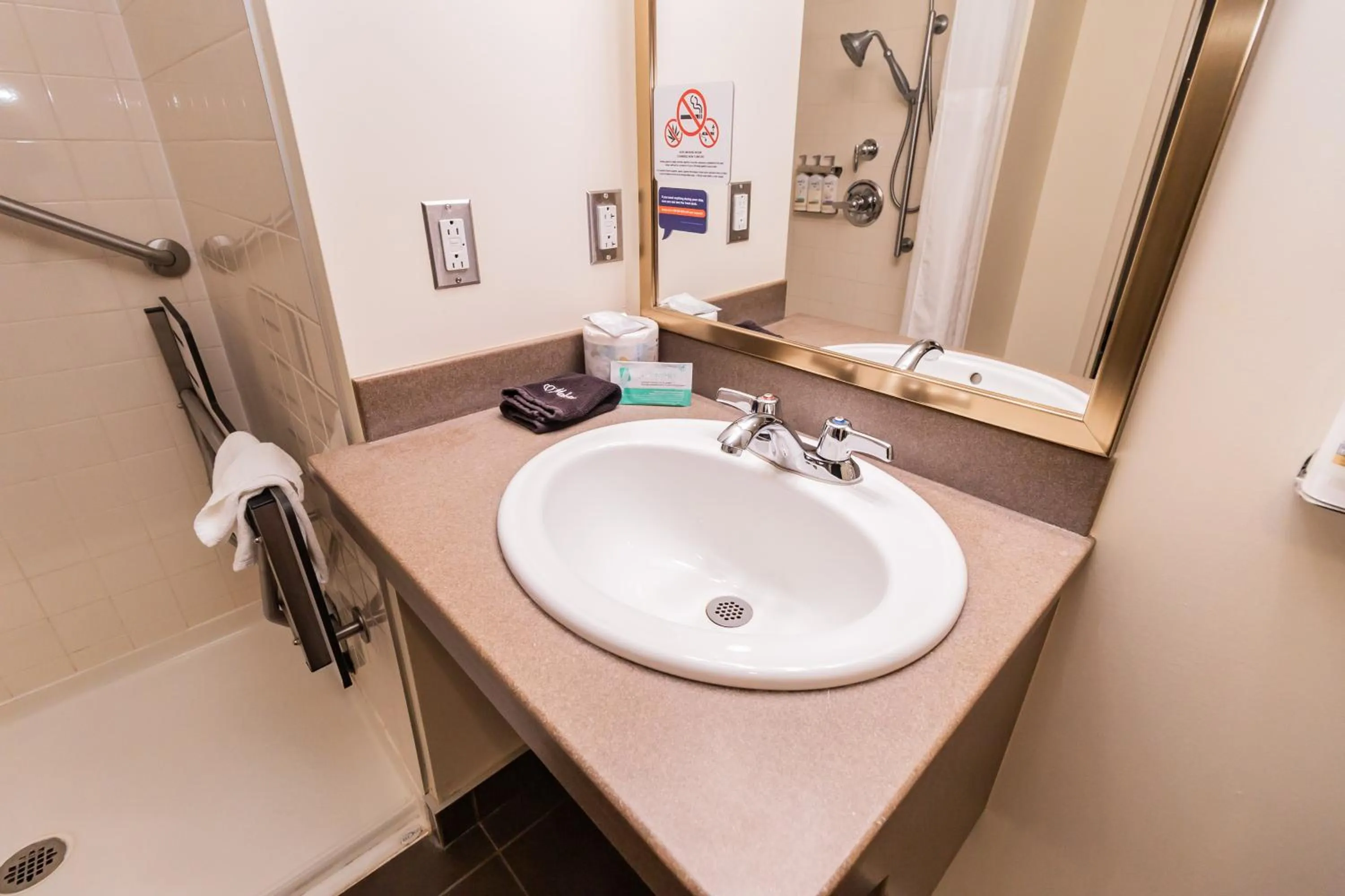 Bathroom in Deer Lake Horizon Hotel, BW Signature Collection