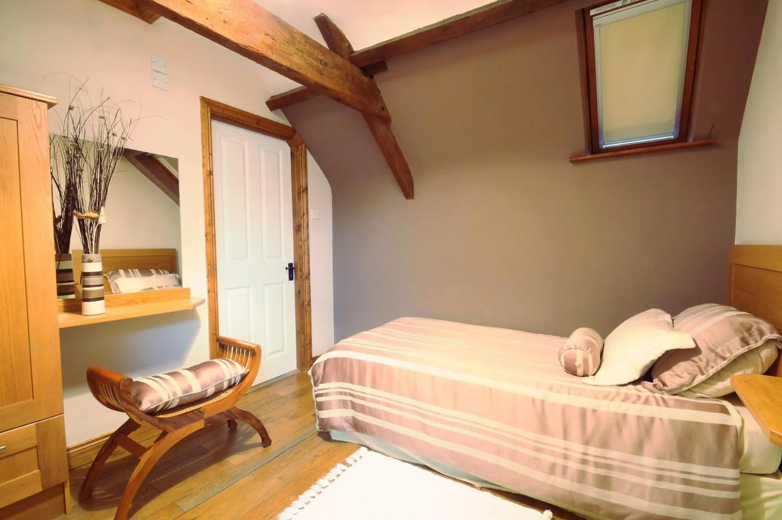 Bedroom, Bed in Stirabout Lane B&B