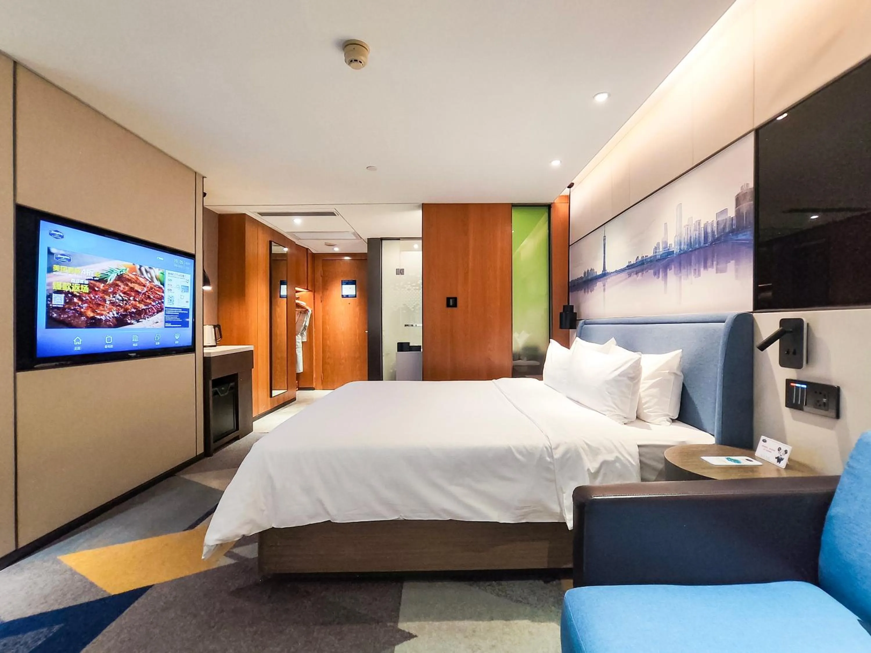 Bed in Hampton by Hilton Guangzhou Tianhe Sports Center