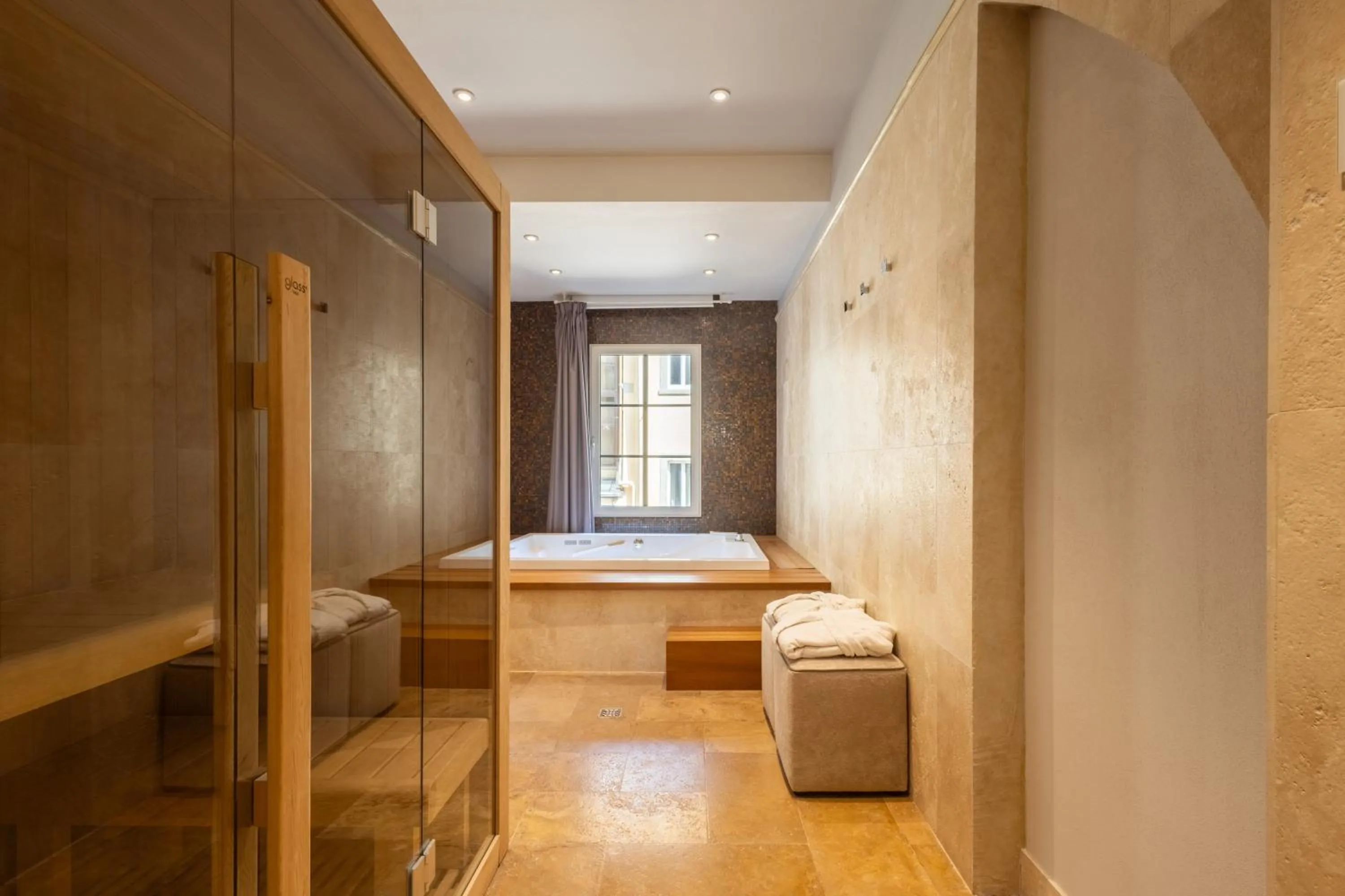 Sauna, Bed in Donati Luxury Tower Suites