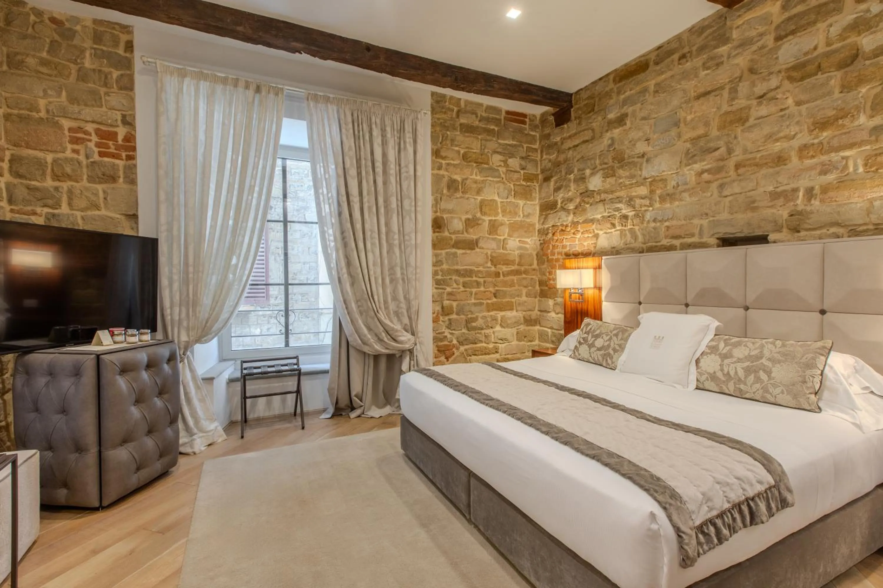 Bedroom, Bed in Donati Luxury Tower Suites