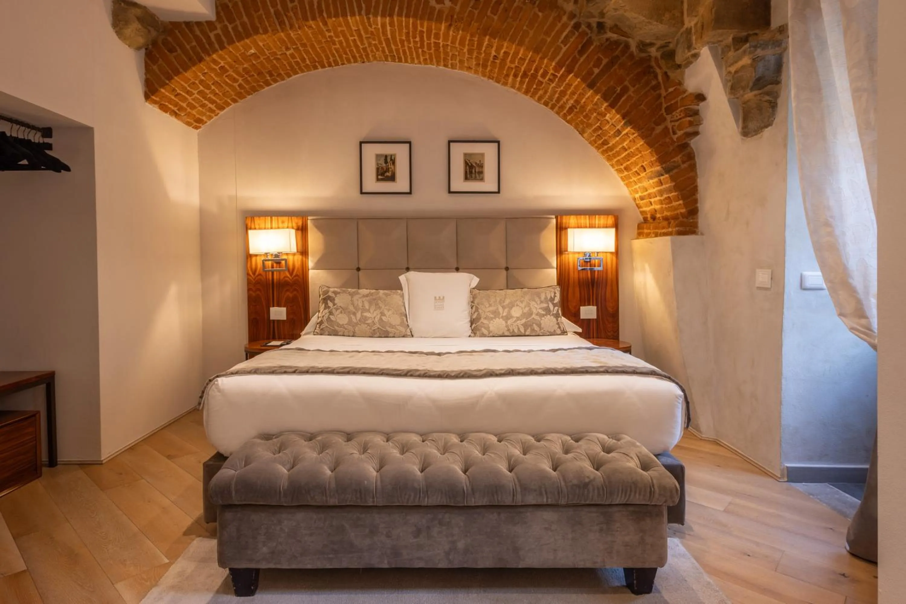 Bedroom, Bed in Donati Luxury Tower Suites