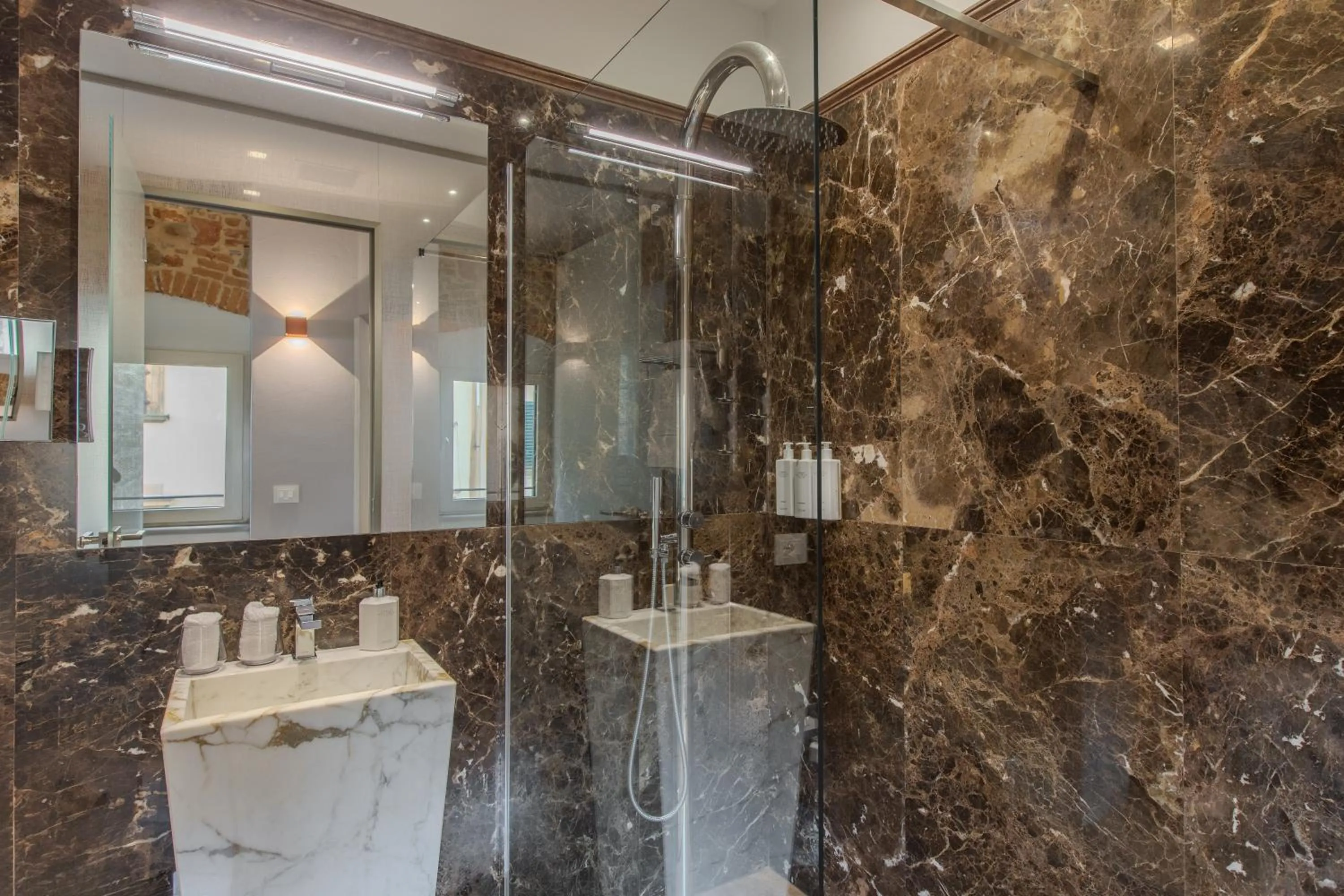 Shower in Donati Luxury Tower Suites