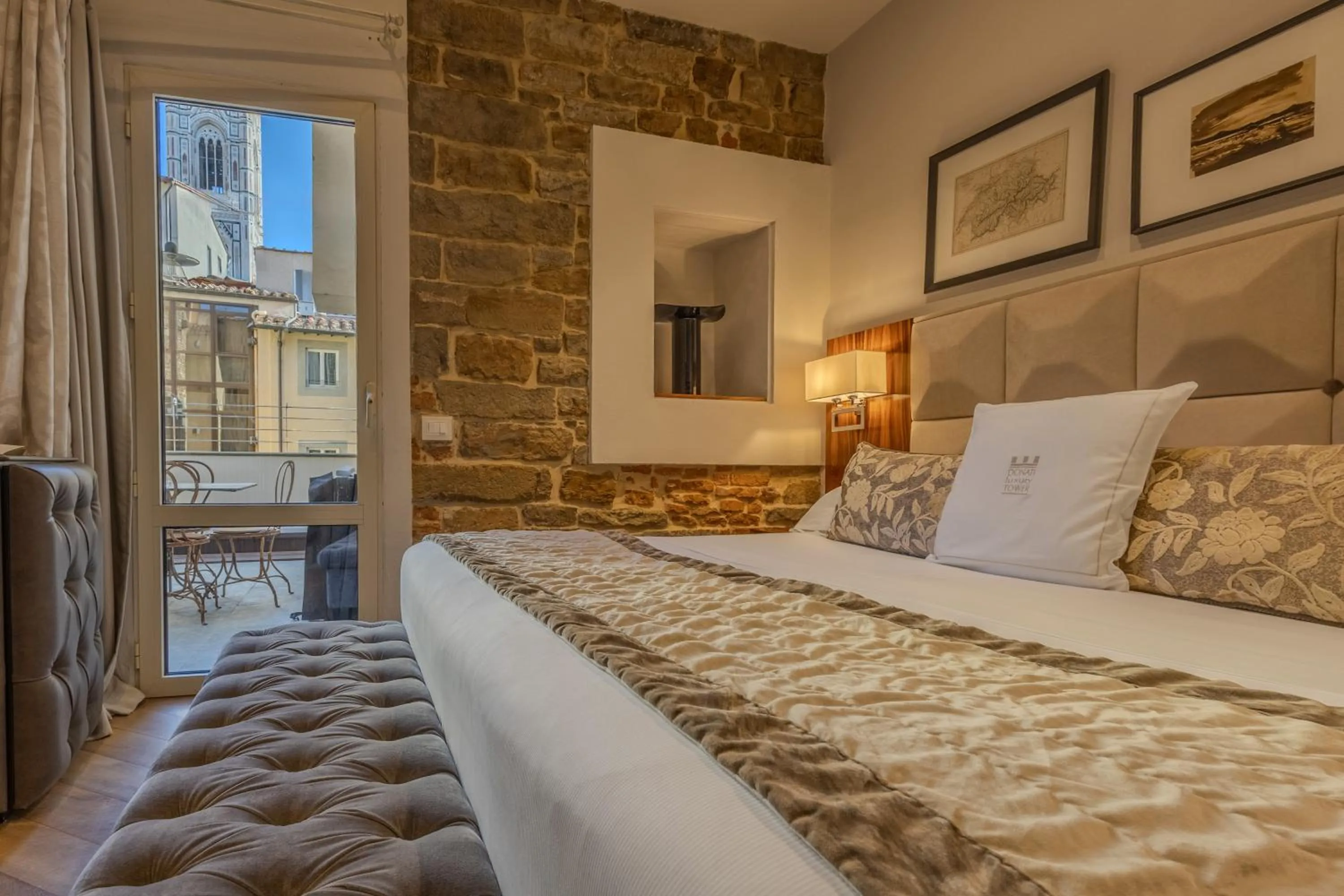 Bedroom, Bed in Donati Luxury Tower Suites