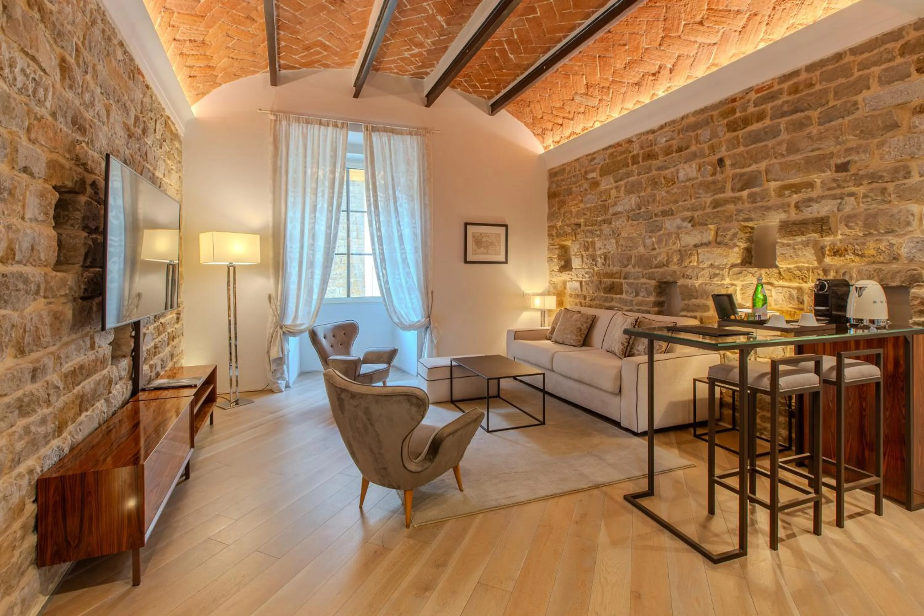 Seating area, Bed in Donati Luxury Tower Suites