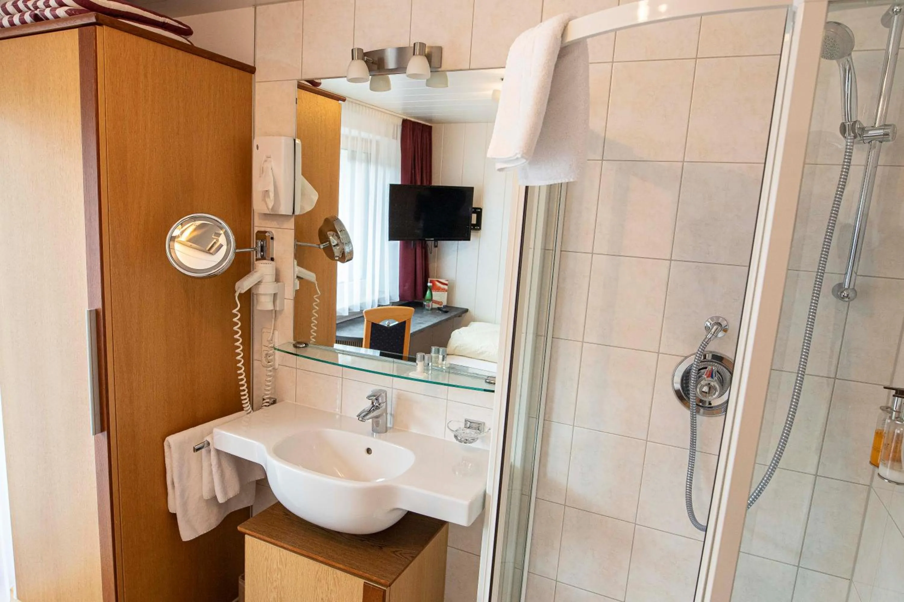 Toilet in Hotel Lucia - 3 Sterne Superior