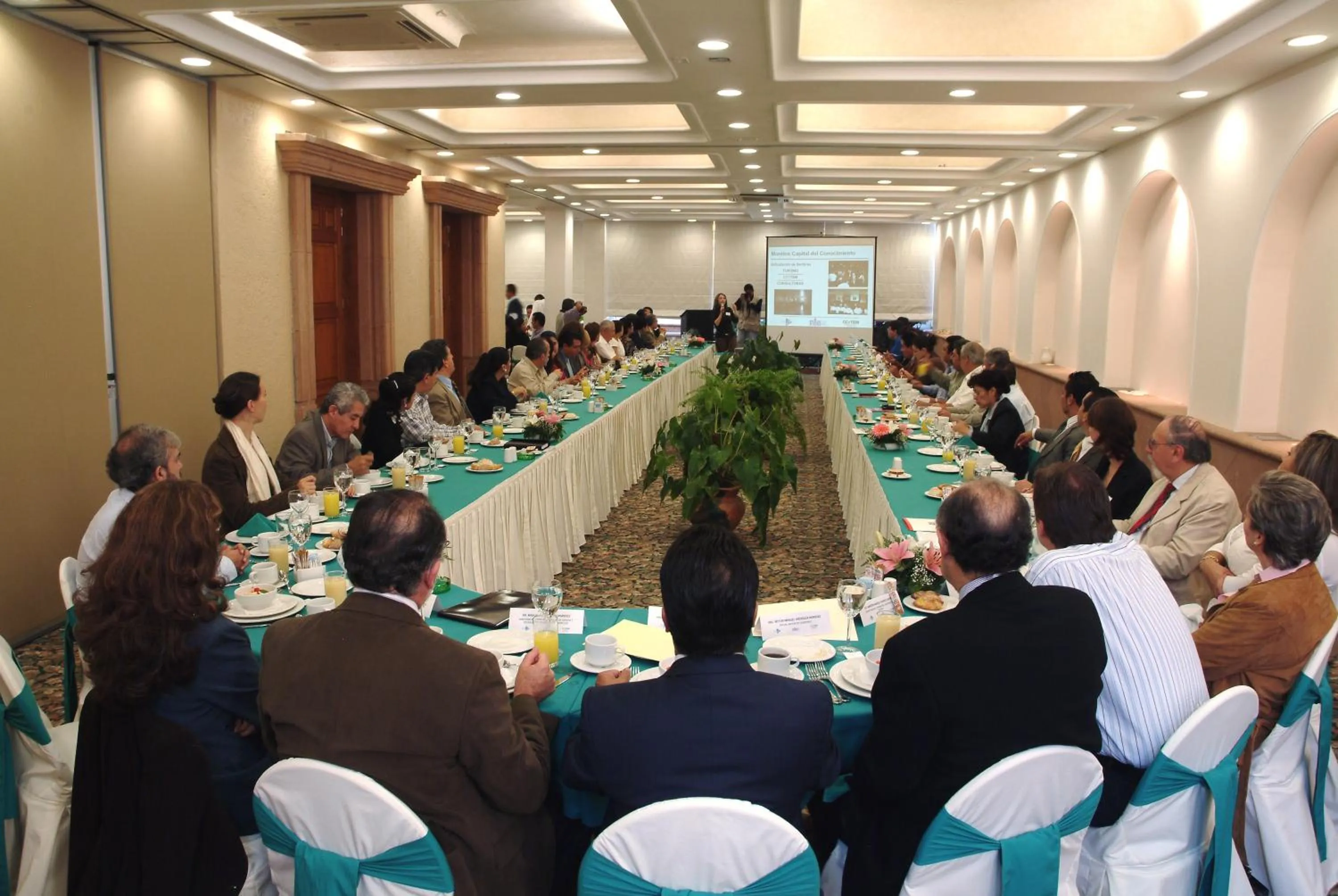 People in Hotel Posada Quinta Las Flores