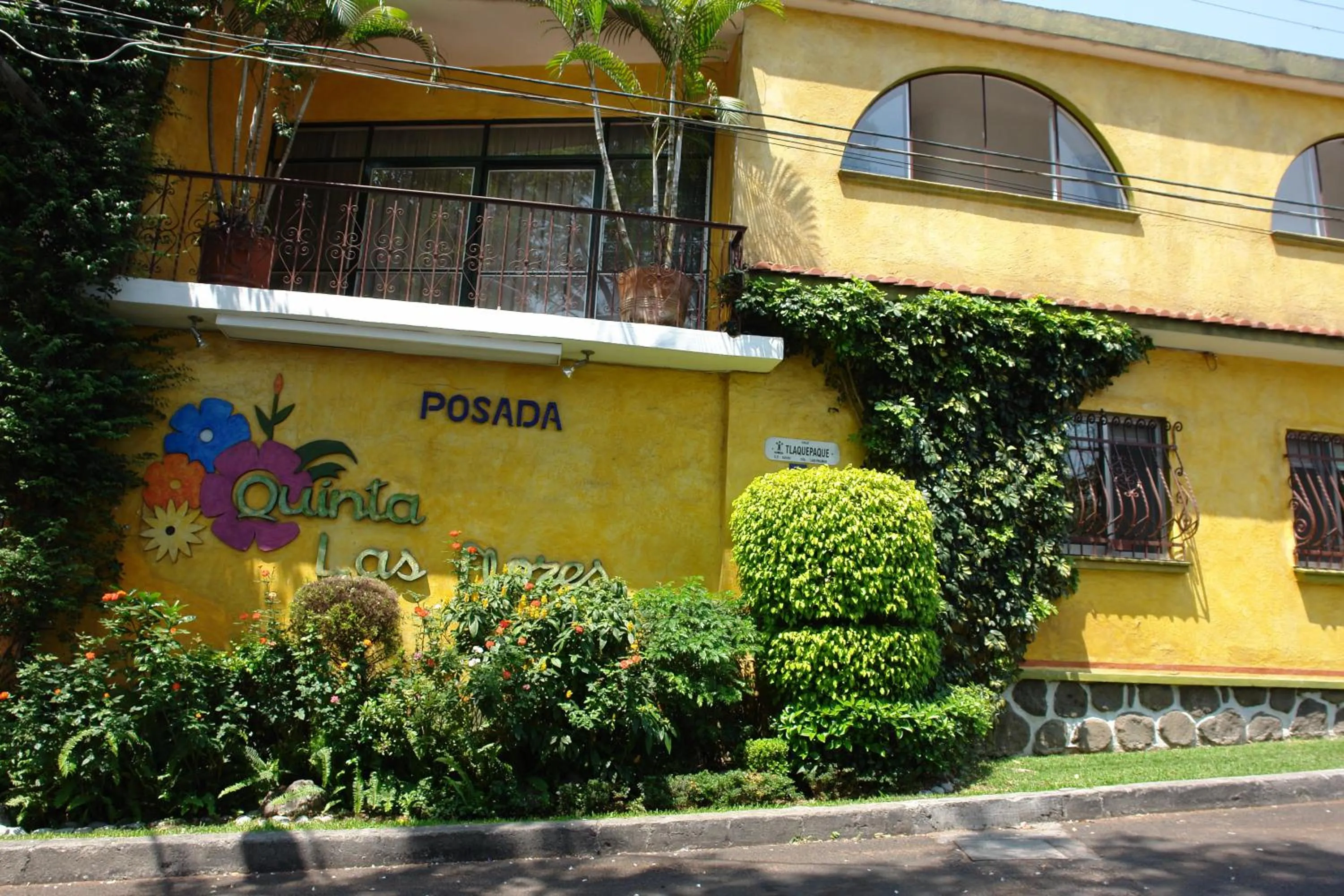 Facade/entrance in Hotel Posada Quinta Las Flores