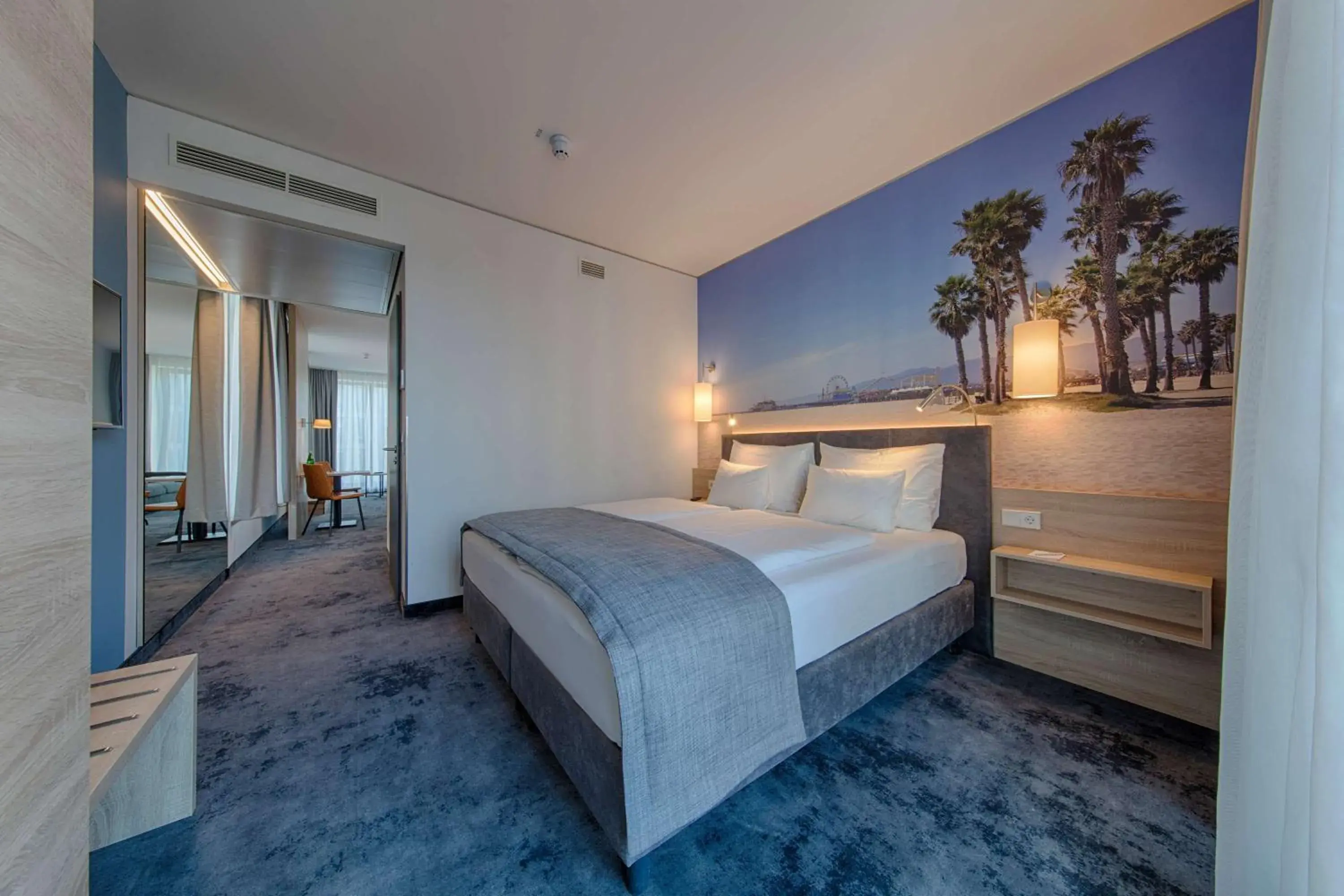 Apartment with King Bed and Terrace in Best Western Hotel Wiesbaden Apartment with King Bed and Terrace in Best Western Hotel Wiesbaden