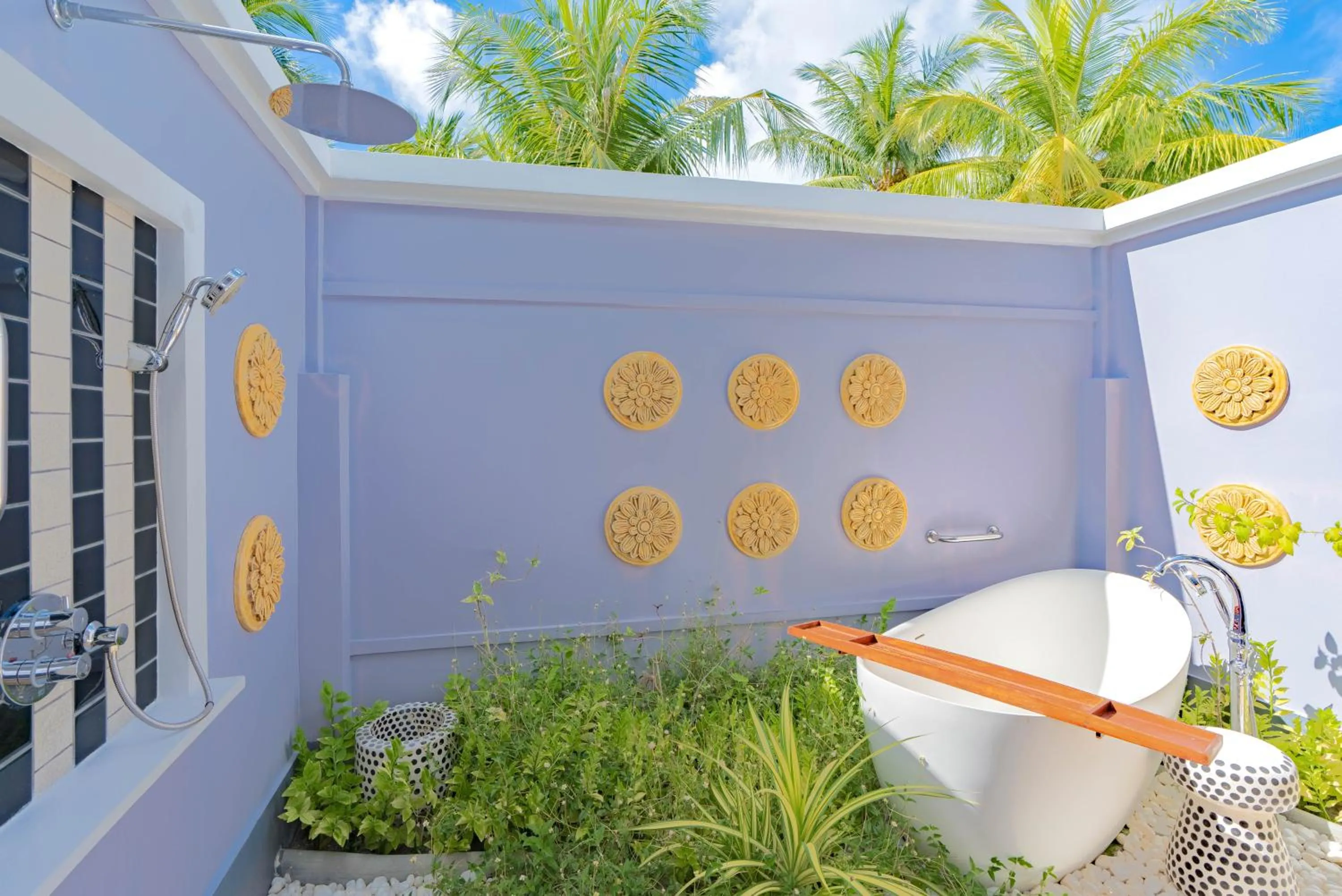 Bath in SAii Lagoon Maldives, Curio Collection By Hilton