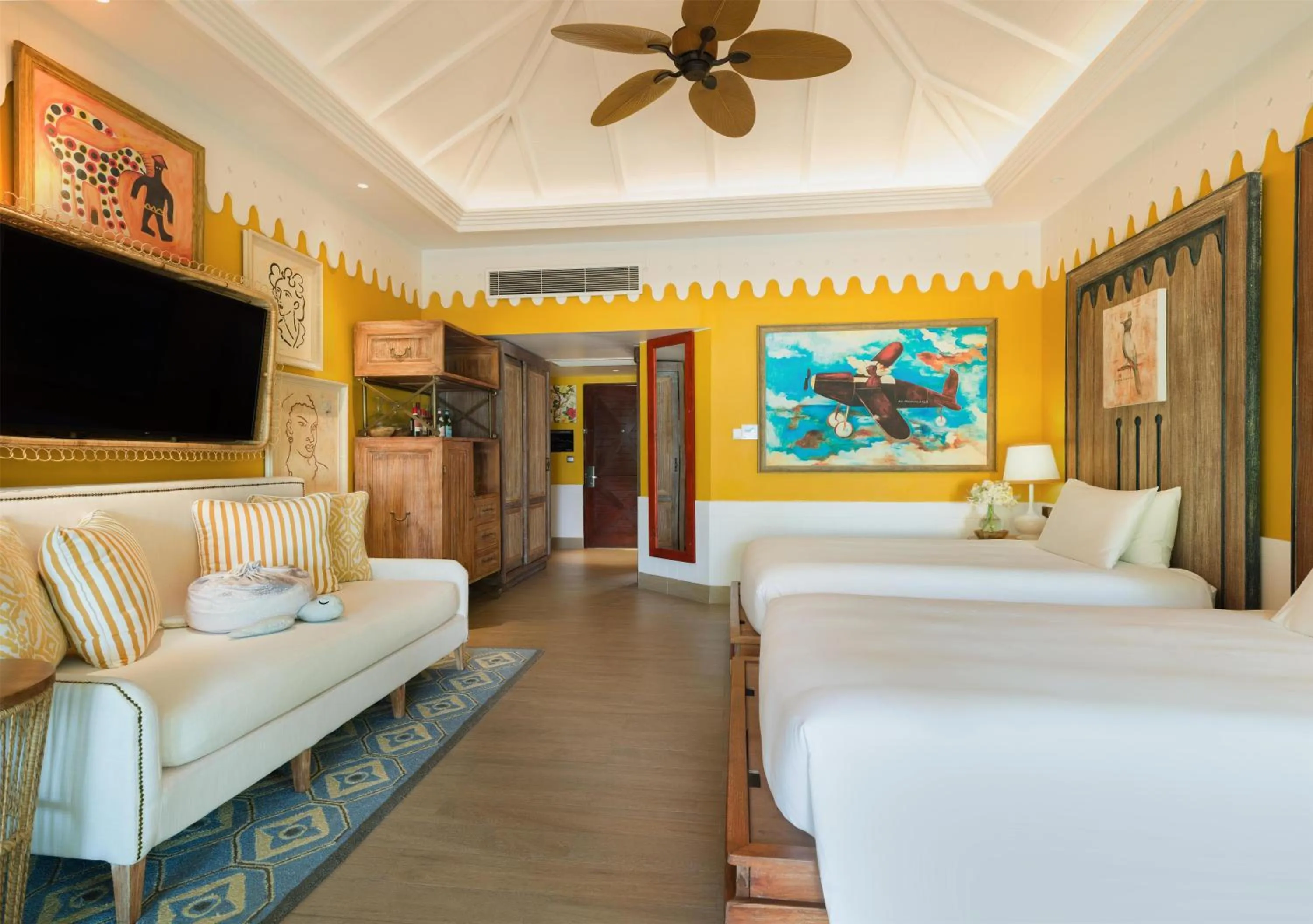 Living room, Bed in SAii Lagoon Maldives, Curio Collection By Hilton