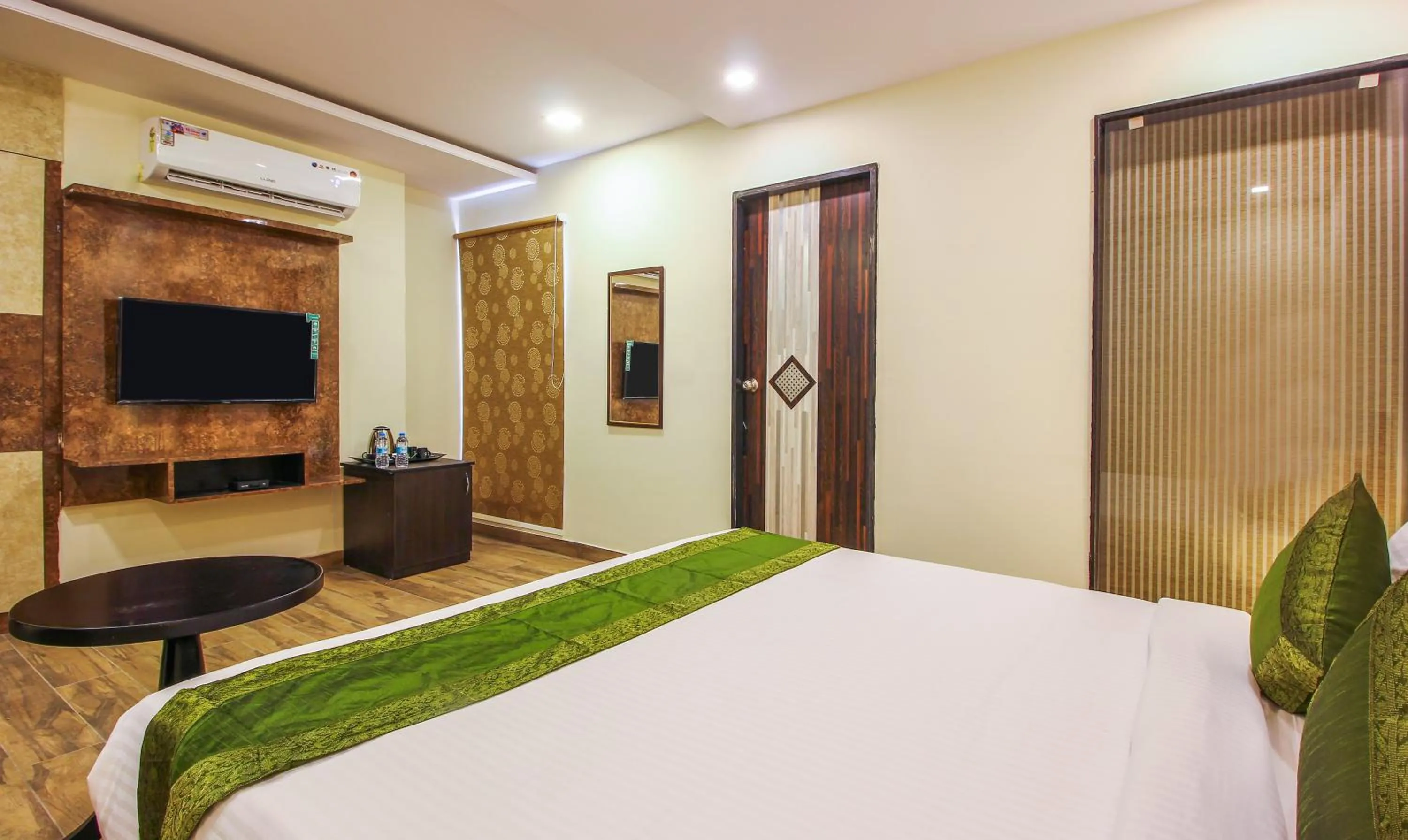 Photo of the whole room, Bed in Treebo Address Inn, Banjara Hills
