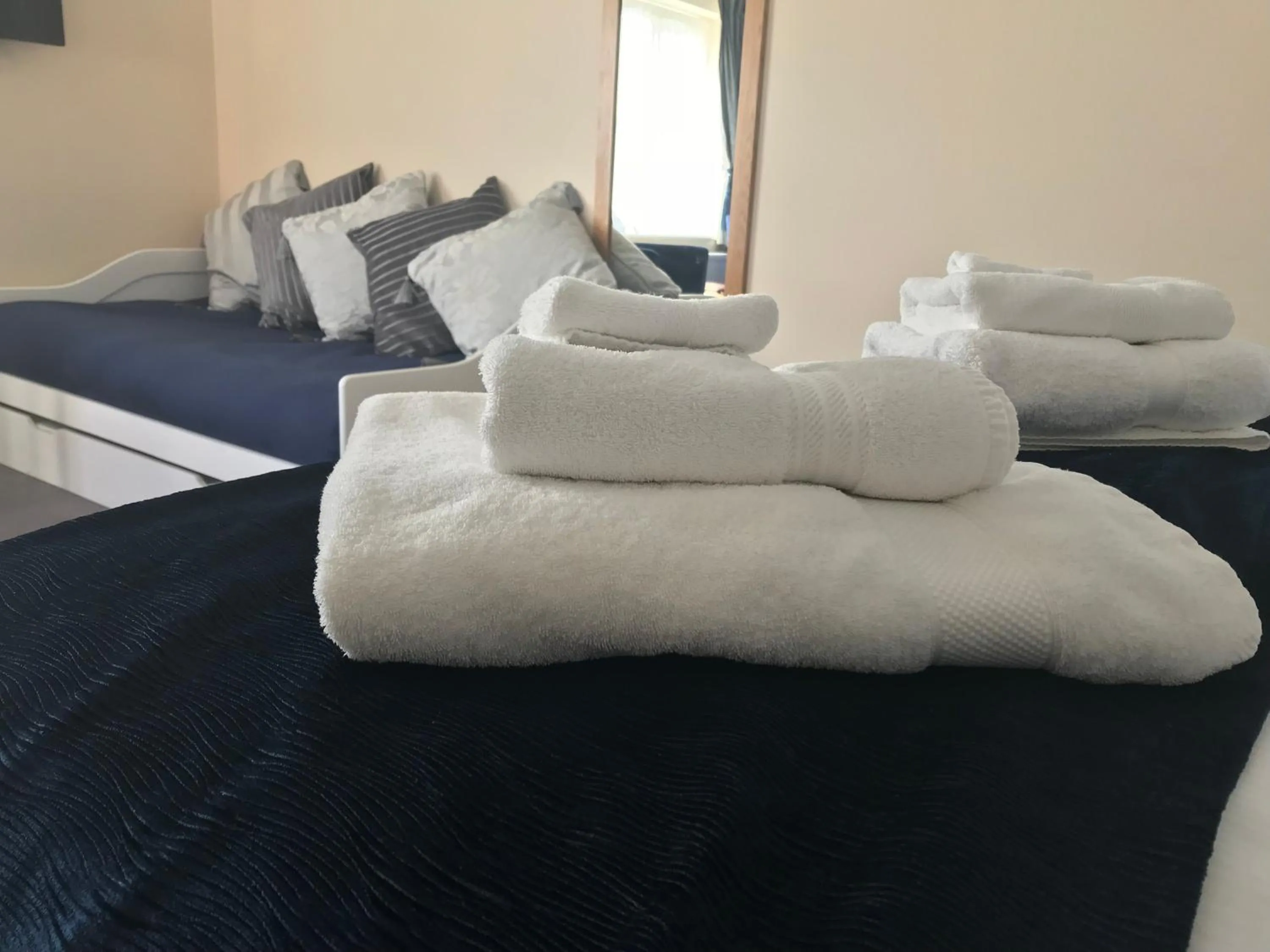 Other, Bed in The Bird in Hand