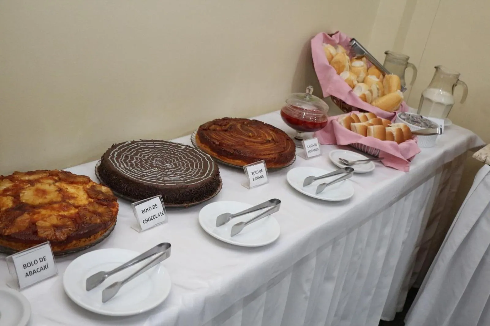 Buffet breakfast in Plaza Hotel São José dos Campos