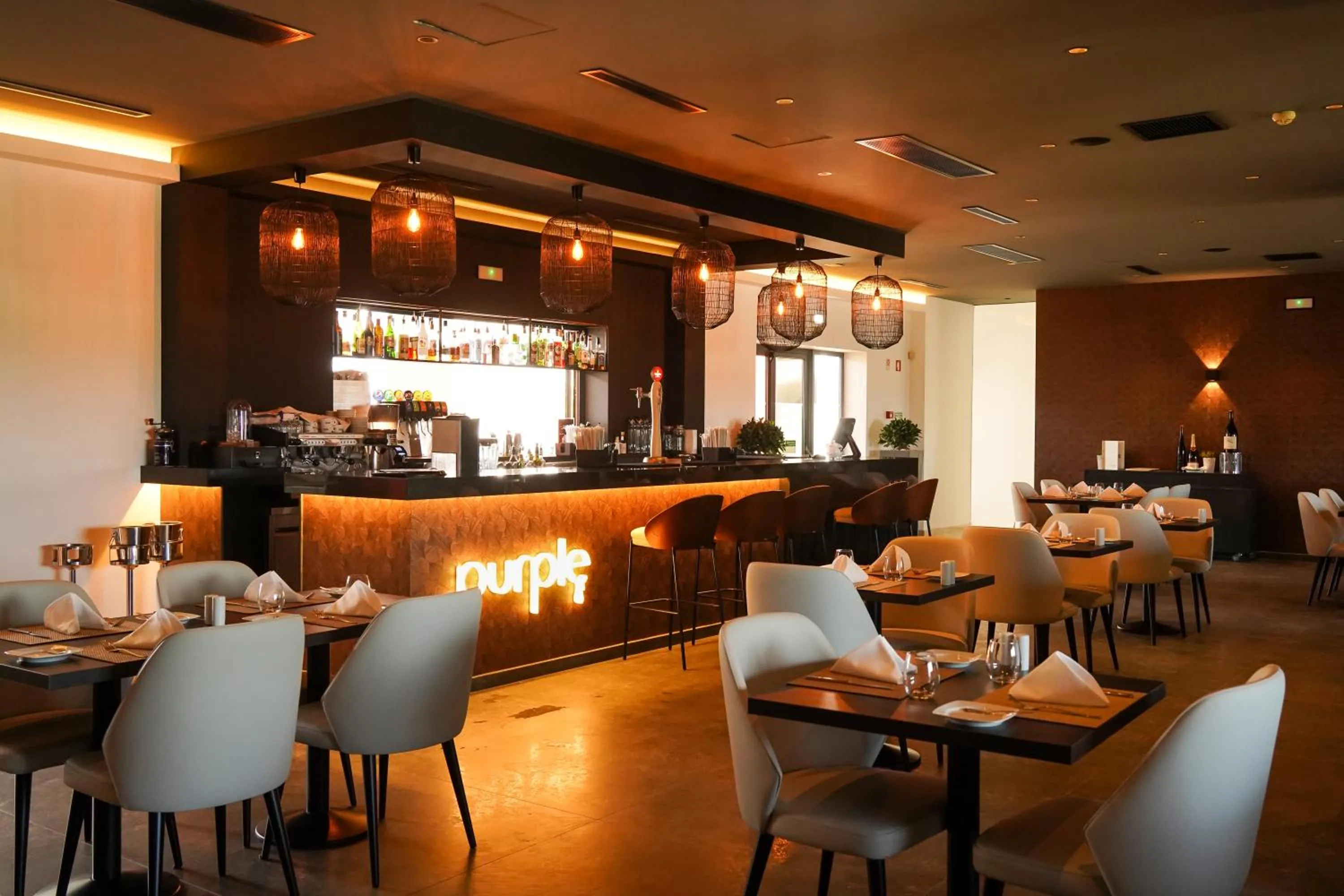 Restaurant/places to eat in Vitors Village