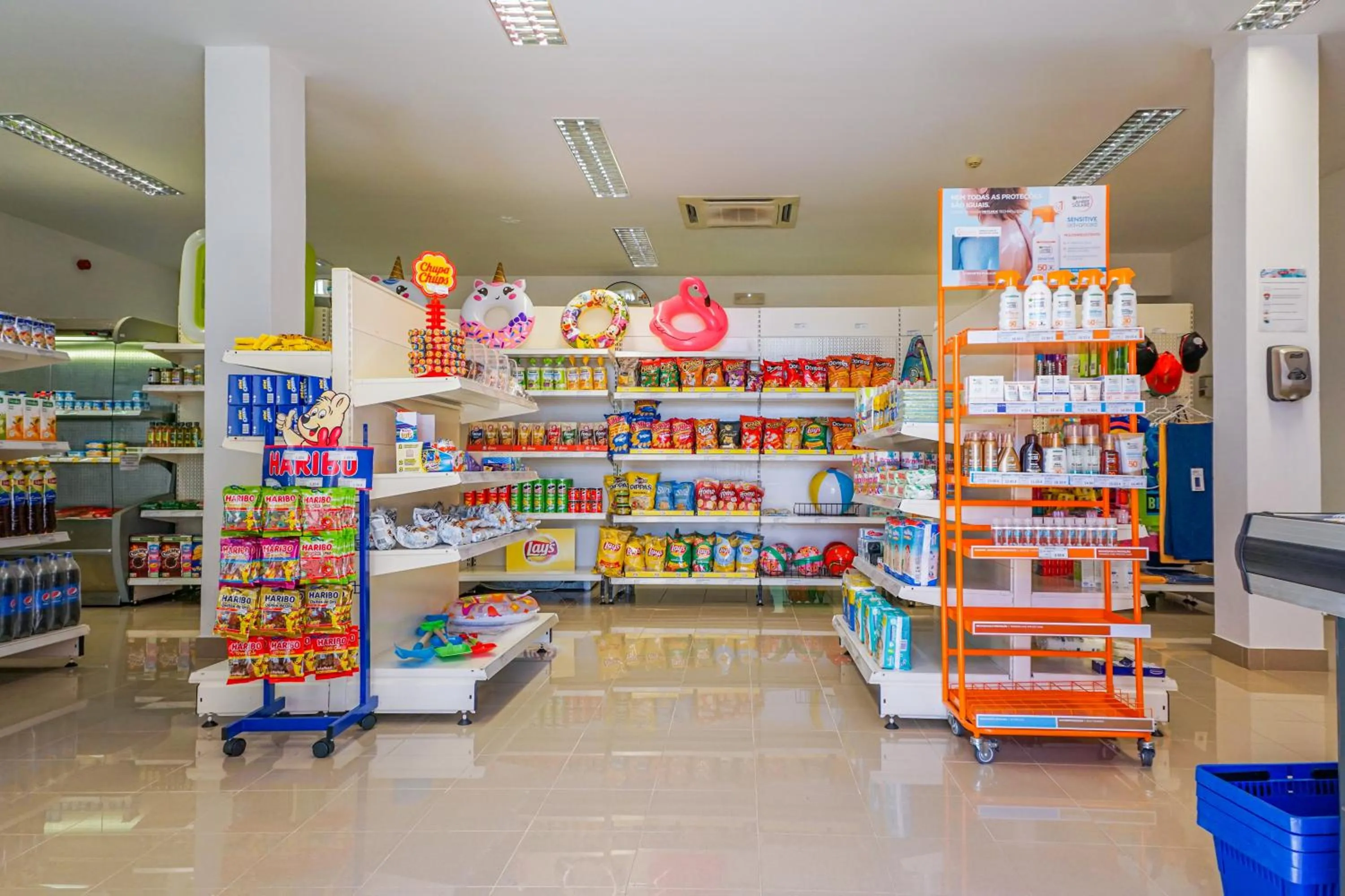 Supermarket/grocery shop in Vitors Village