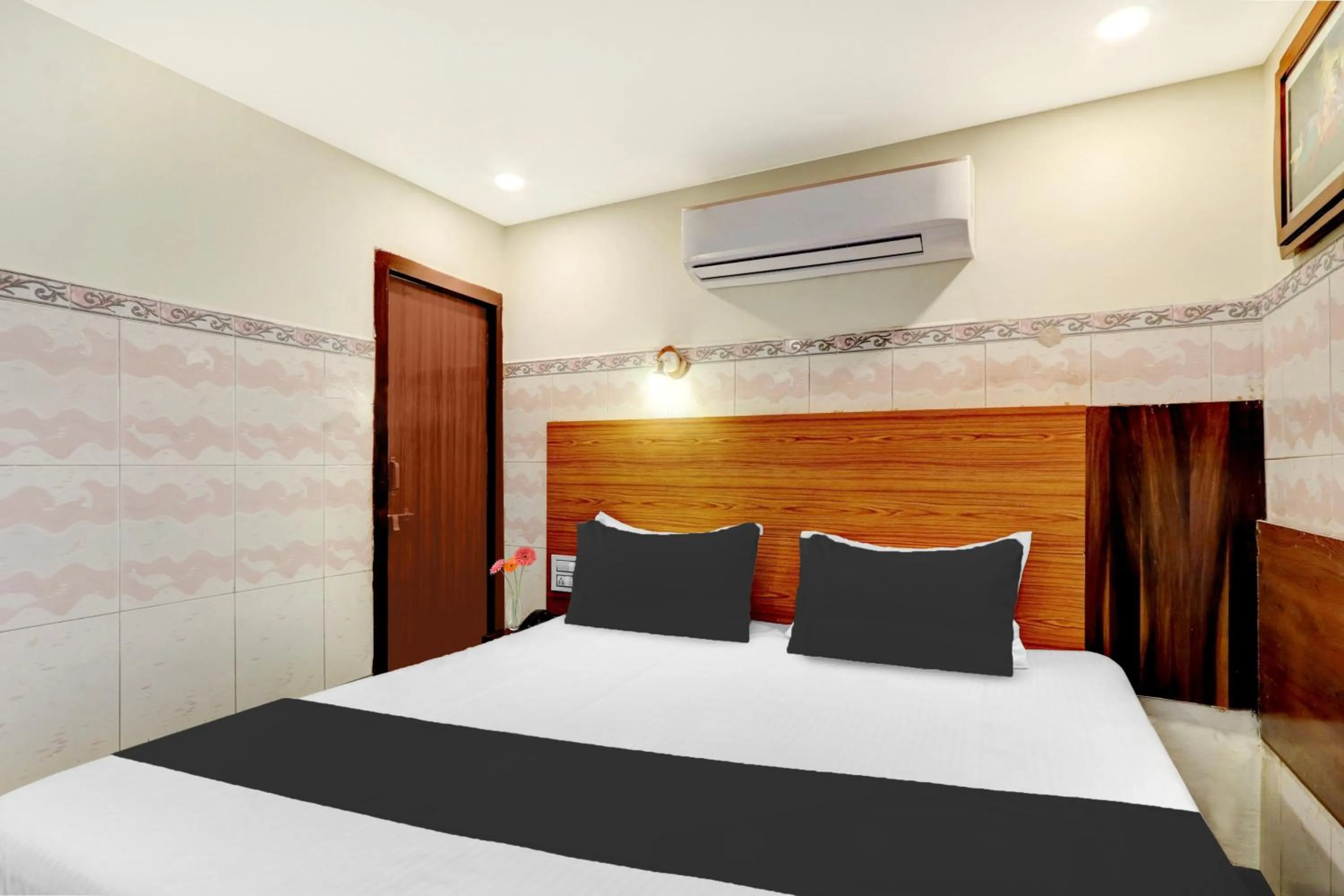 Bedroom, Bed in Super Hotel O Hanuman Pet Near Railway Station