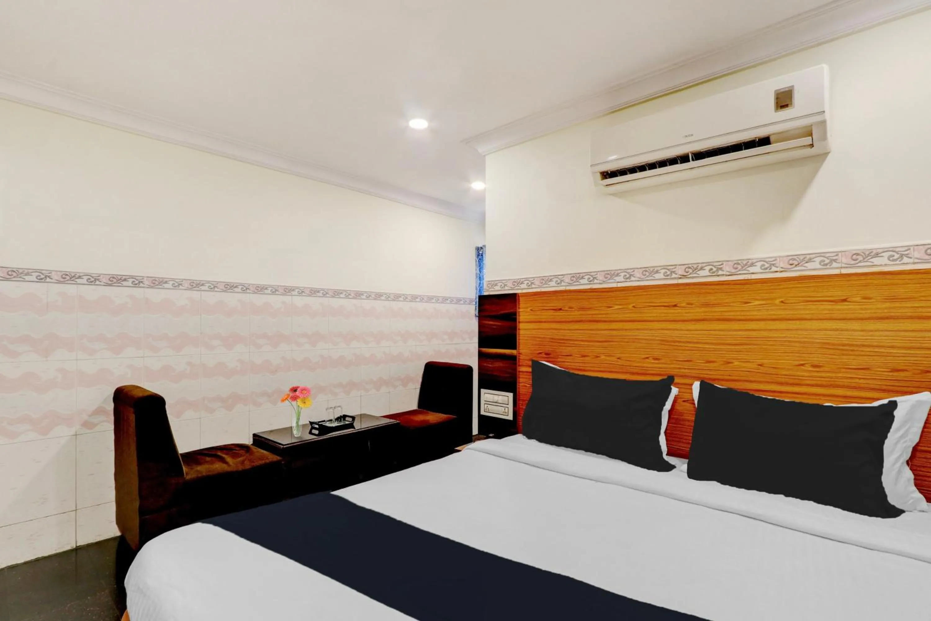 Bedroom, Bed in Super Hotel O Hanuman Pet Near Railway Station