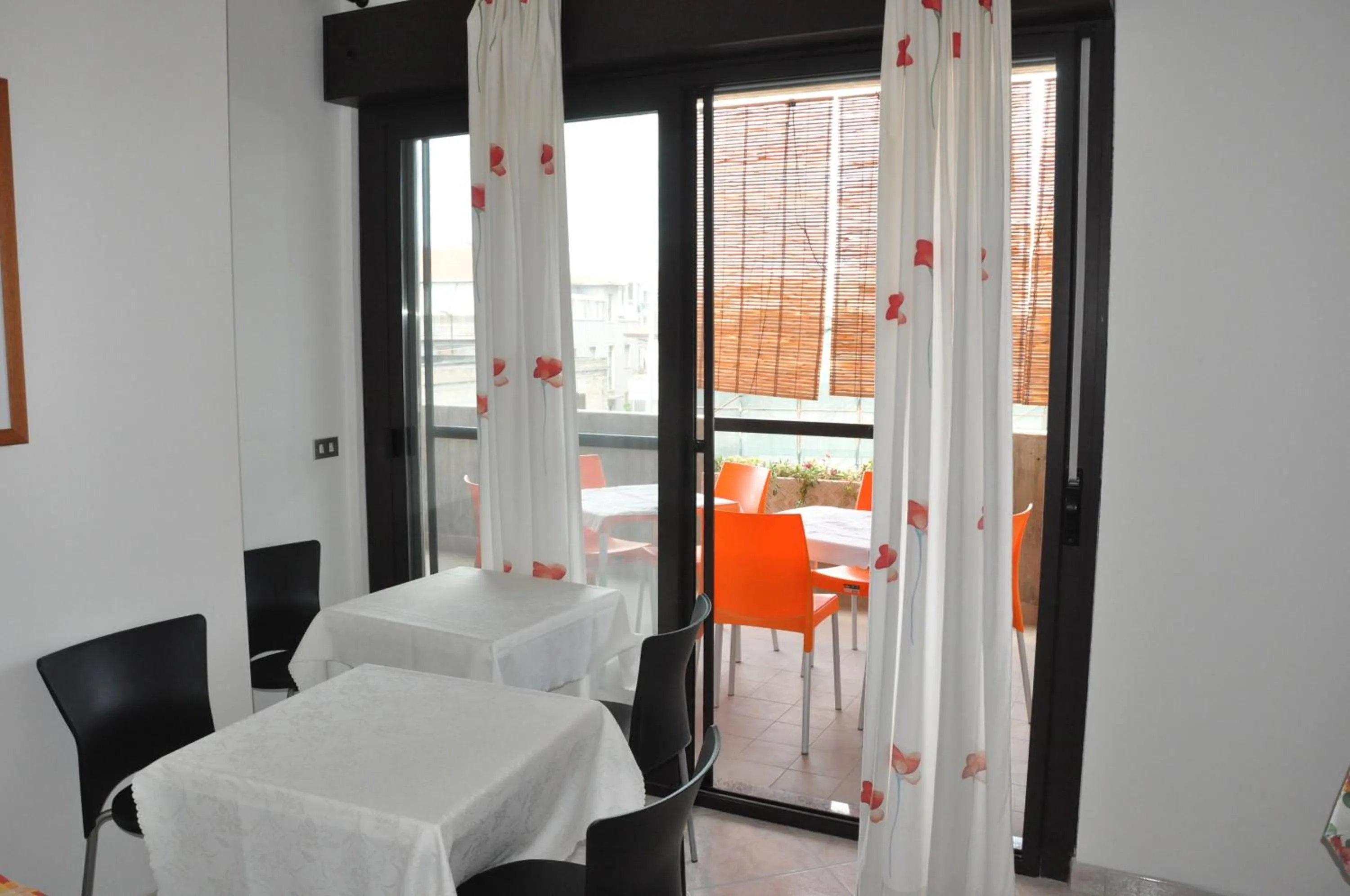 Kitchen or kitchenette, Bed in Bed & Breakfast Oasi