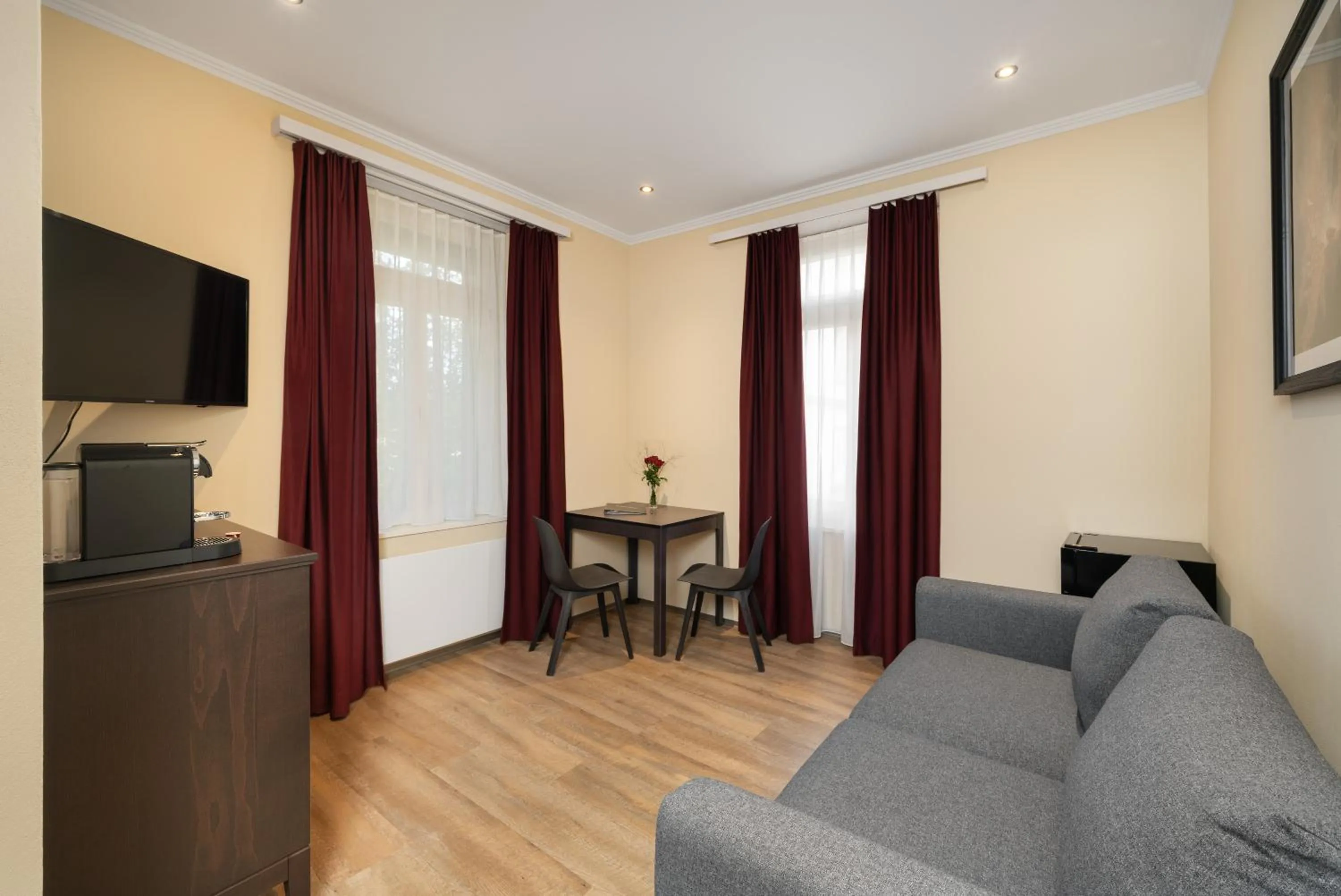 TV and multimedia in Swiss Inn & Apartments