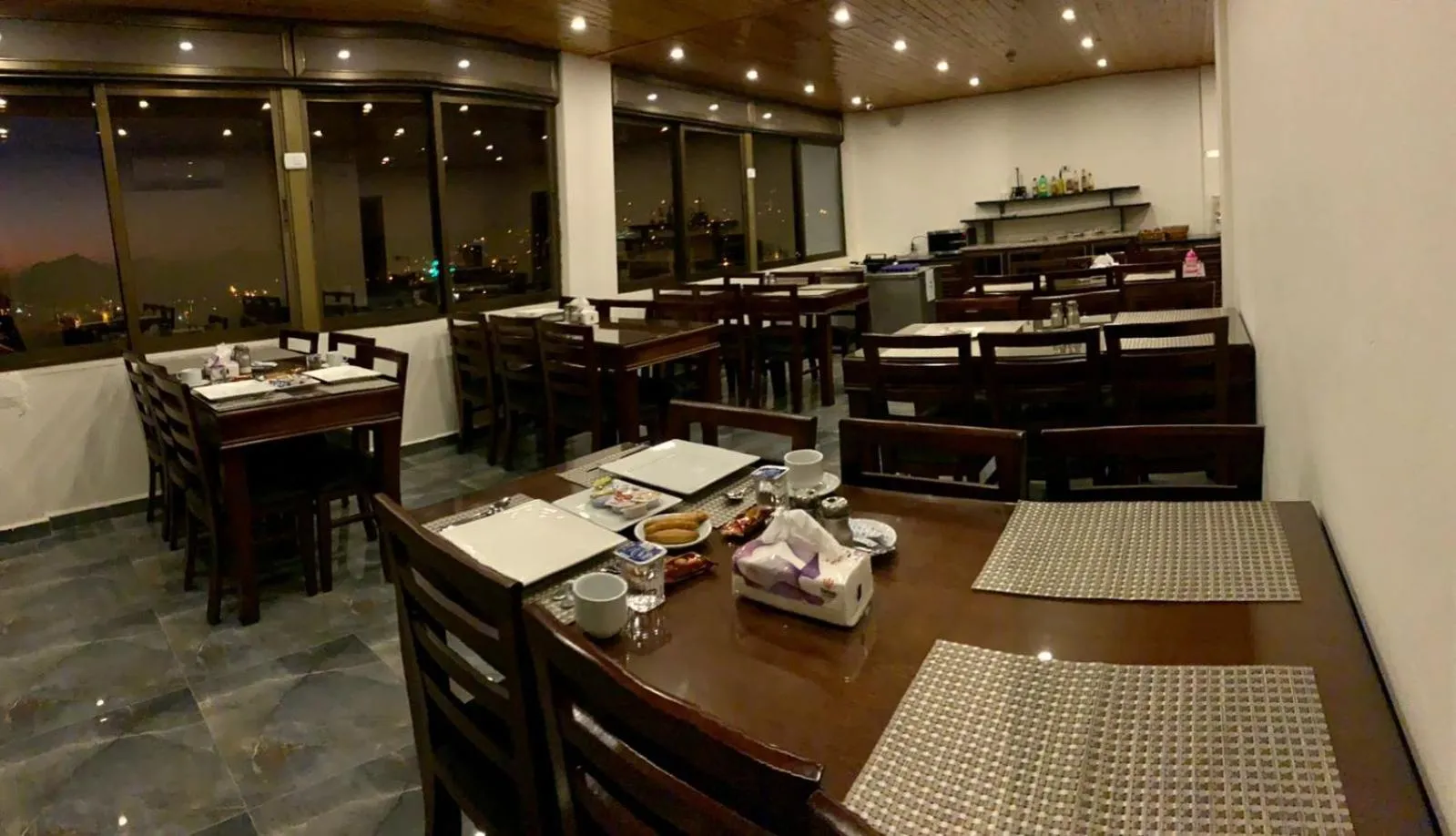 Restaurant/places to eat in Petra Sky Hotel