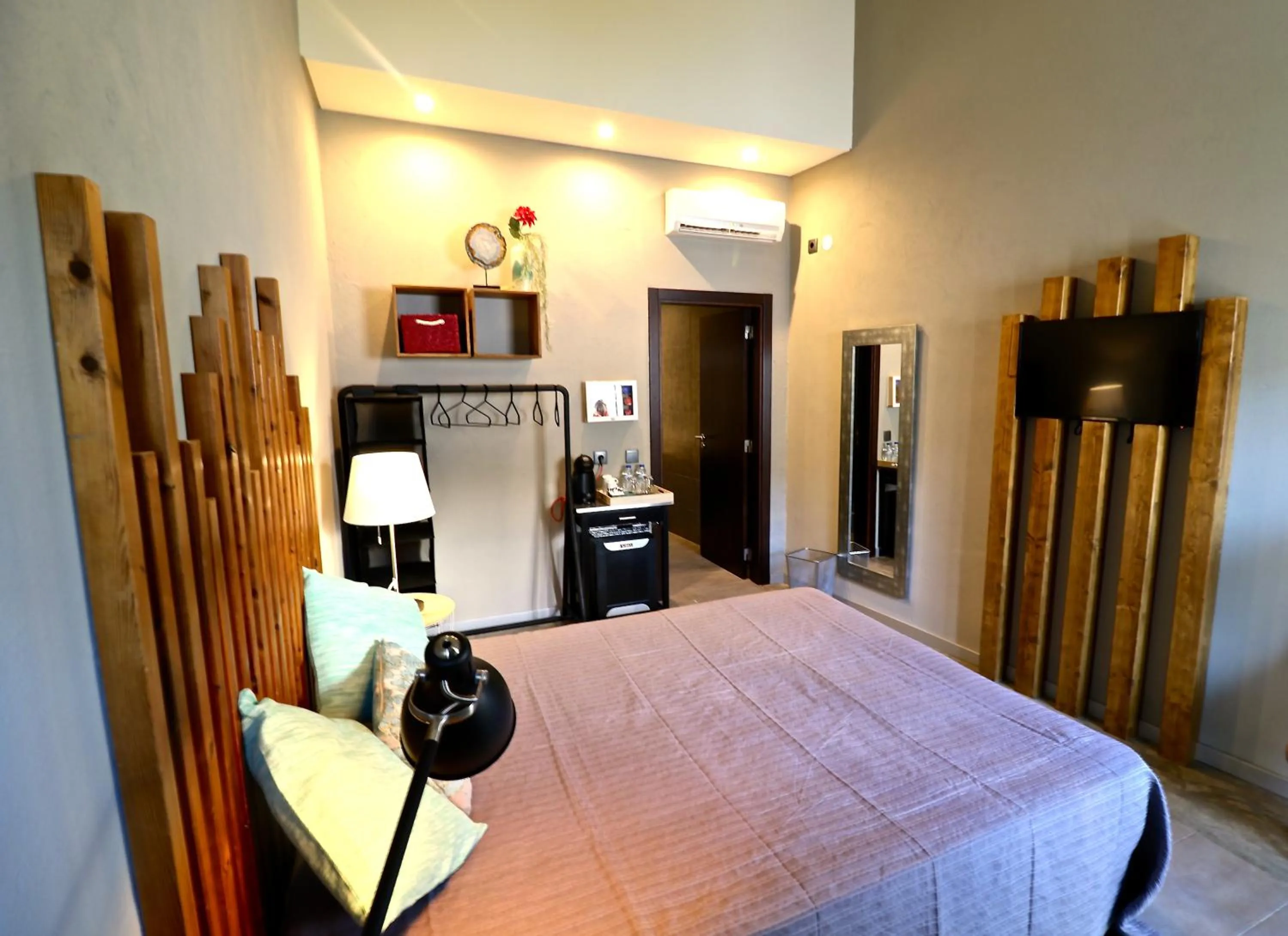 Bedroom, Bed in Lost & Found - Guesthouse & Suites