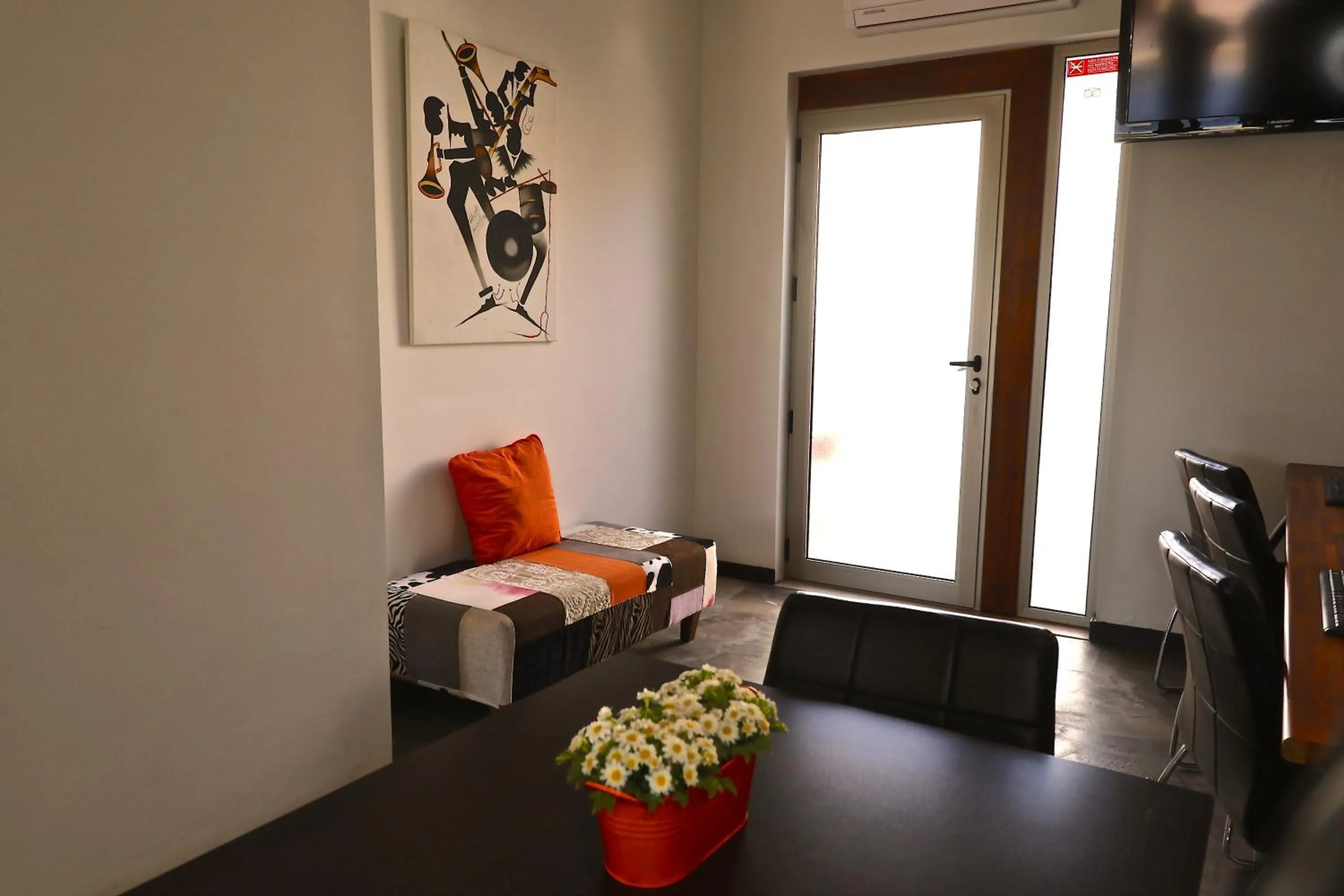 Lobby or reception in Lost & Found - Guesthouse & Suites