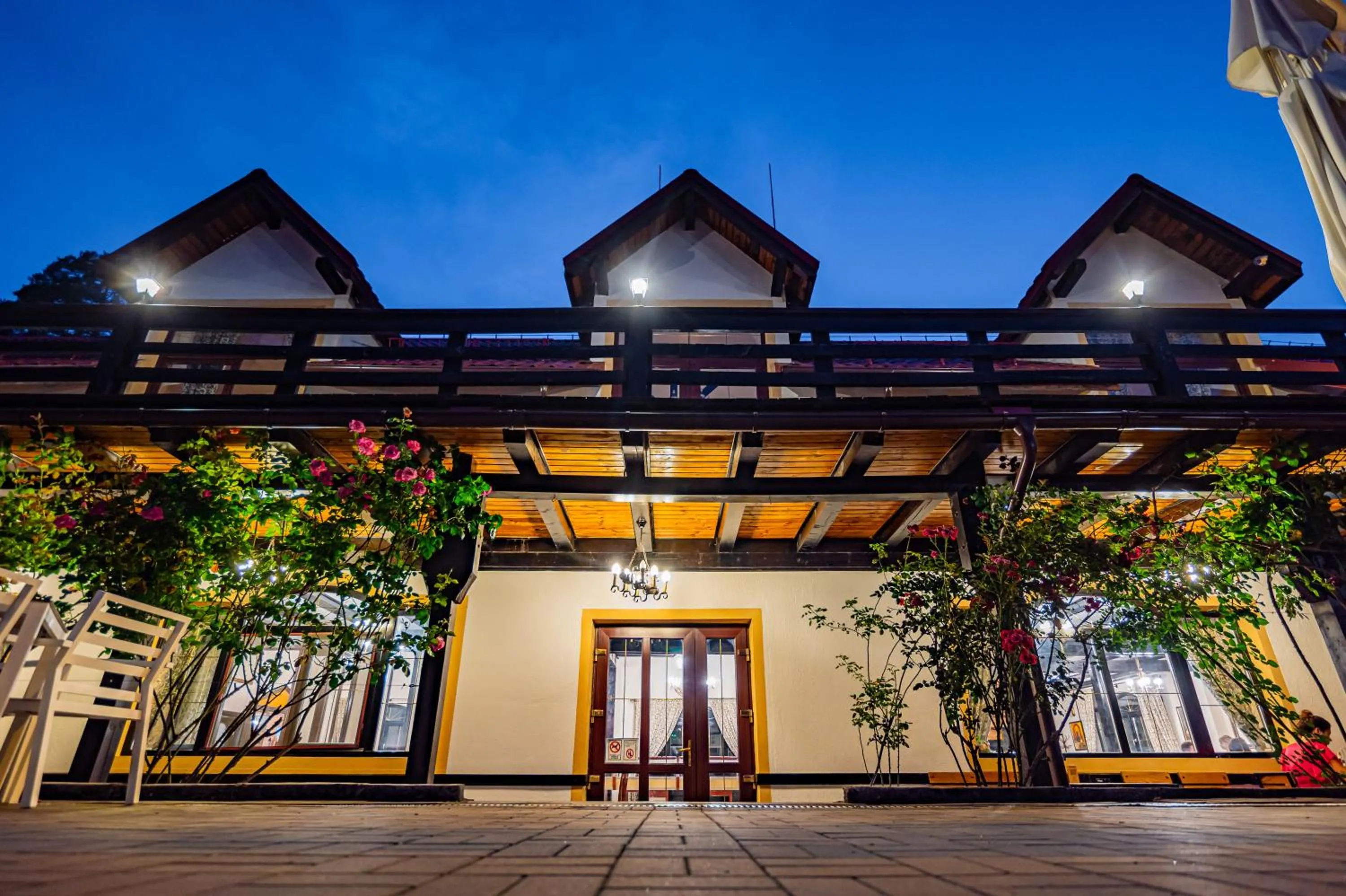 Restaurant/places to eat in Q Resort and Spa