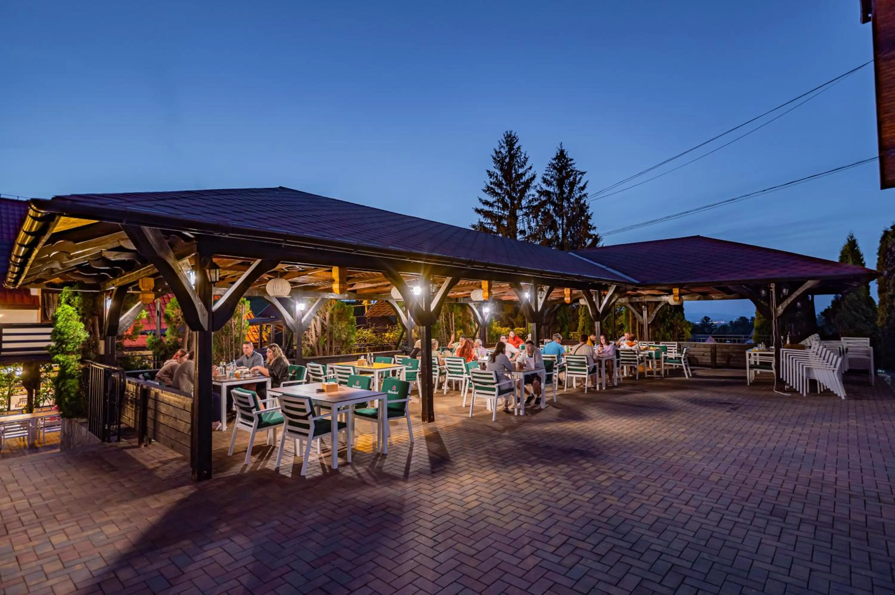 Restaurant/places to eat in Q Resort and Spa