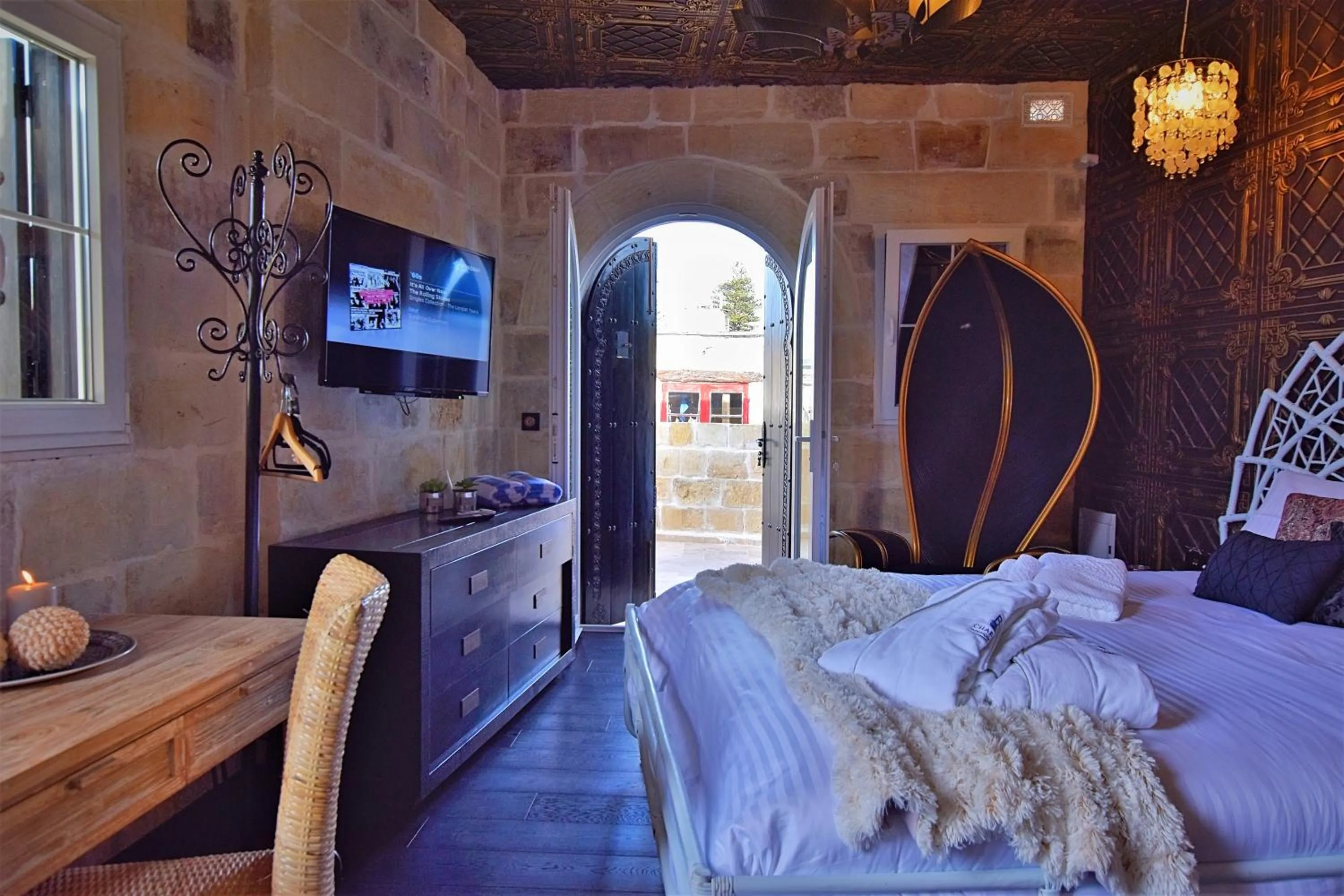 Bed in Chapel 5 Boutique Suites B&B