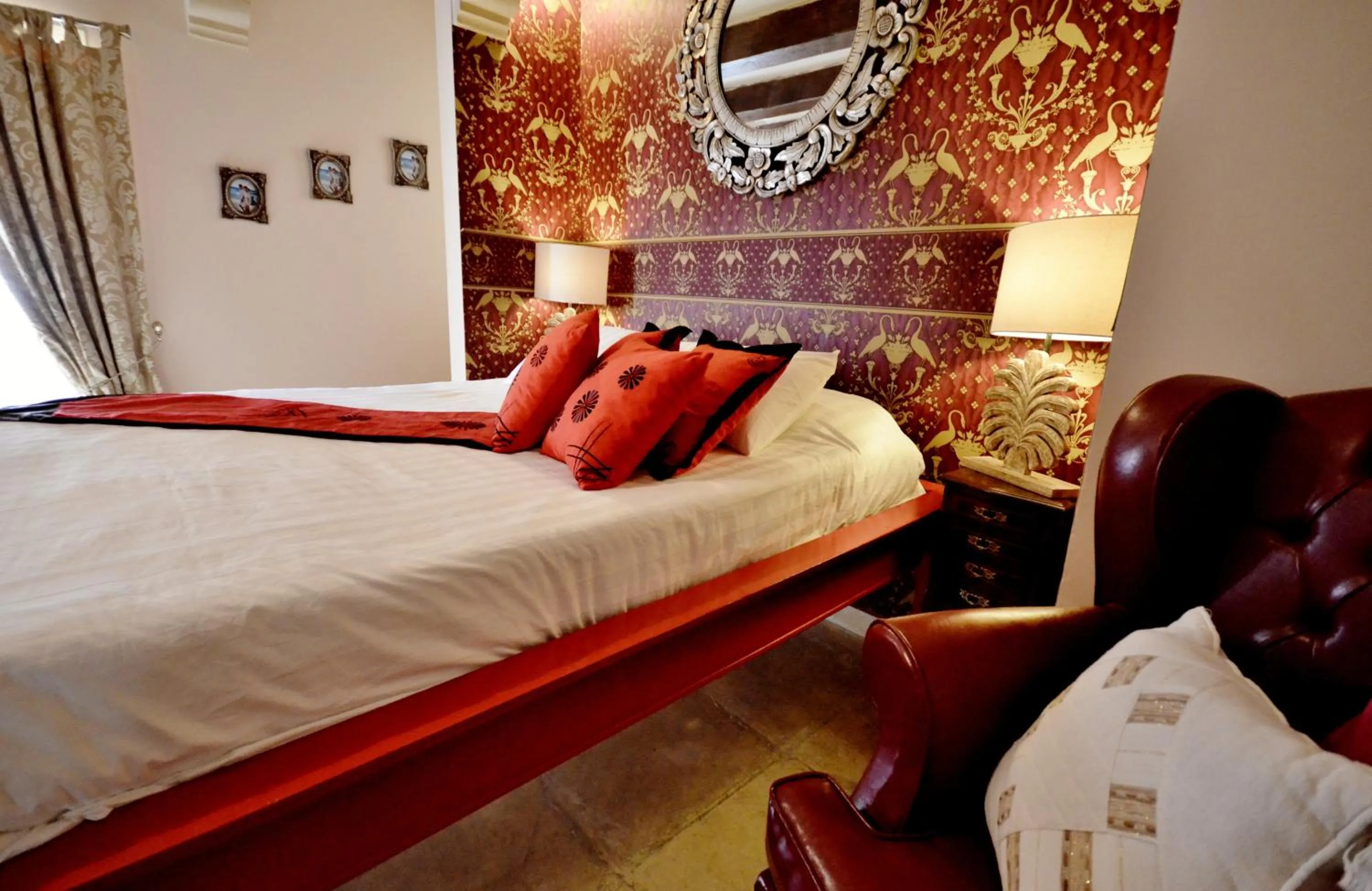 Bed in Chapel 5 Boutique Suites B&B