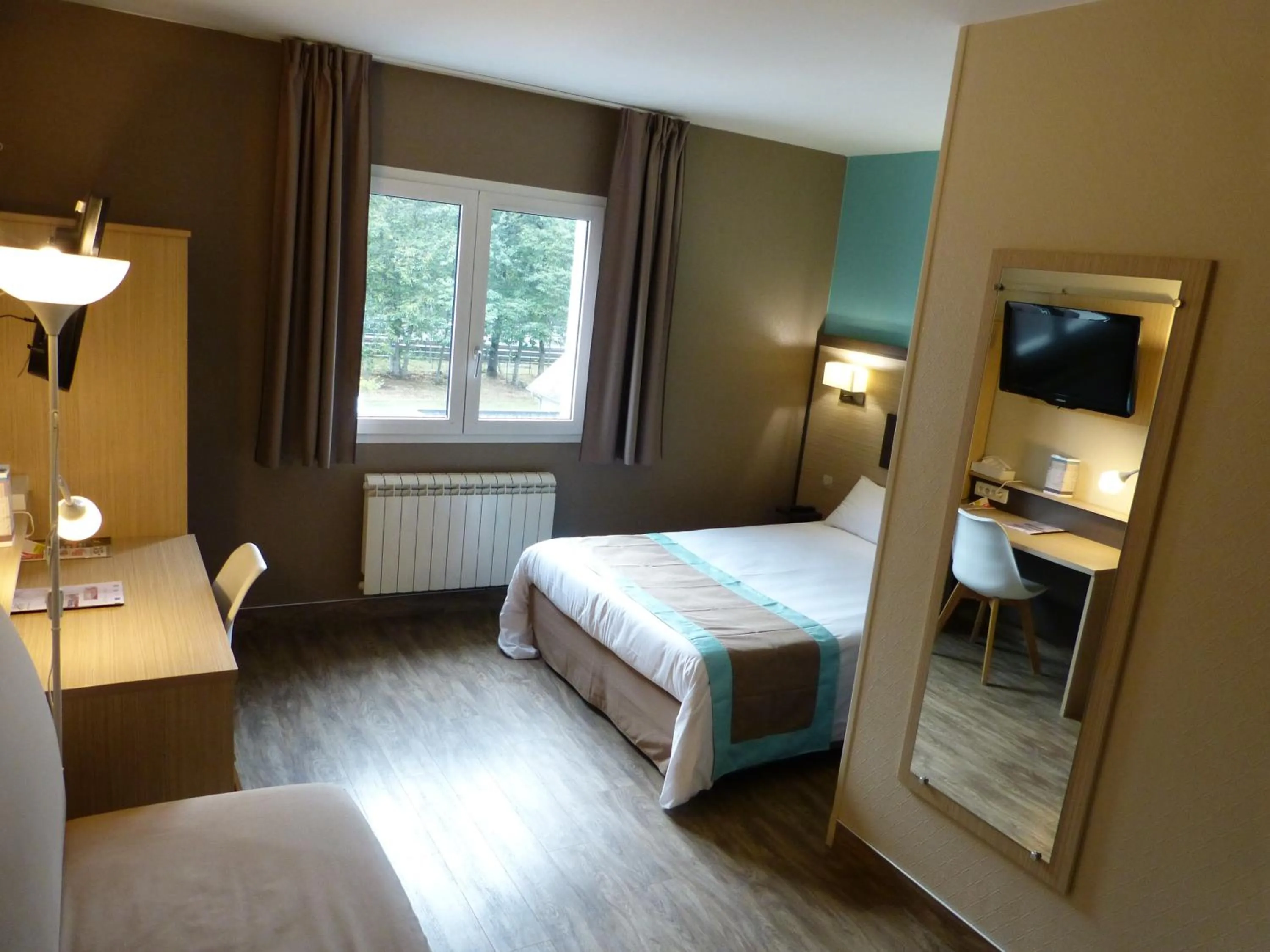 Bedroom, Bed in Hotel ARBOR - Les Hunaudieres - Le Mans Sud - Mulsanne