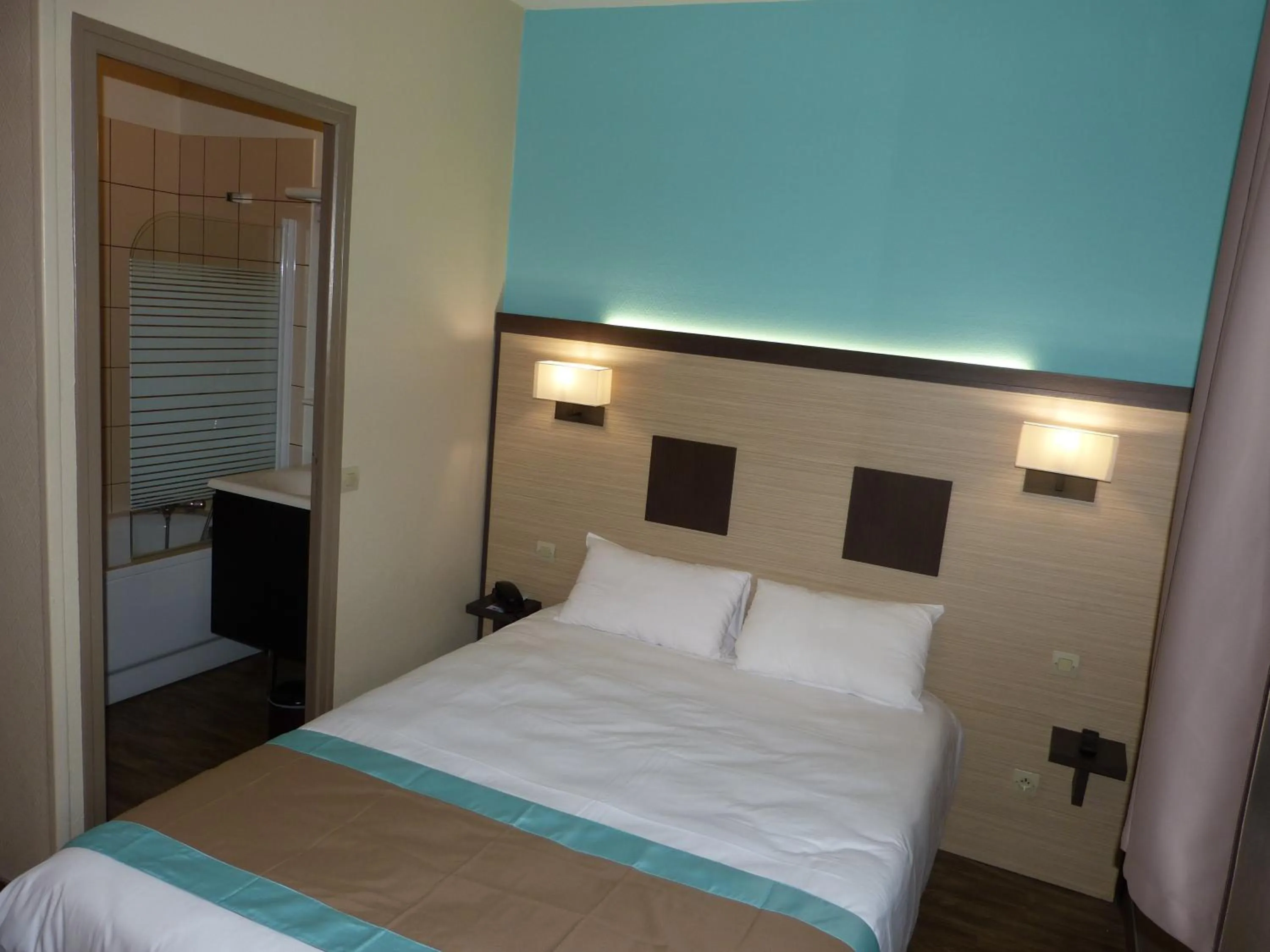 Bedroom, Bed in Hotel ARBOR - Les Hunaudieres - Le Mans Sud - Mulsanne