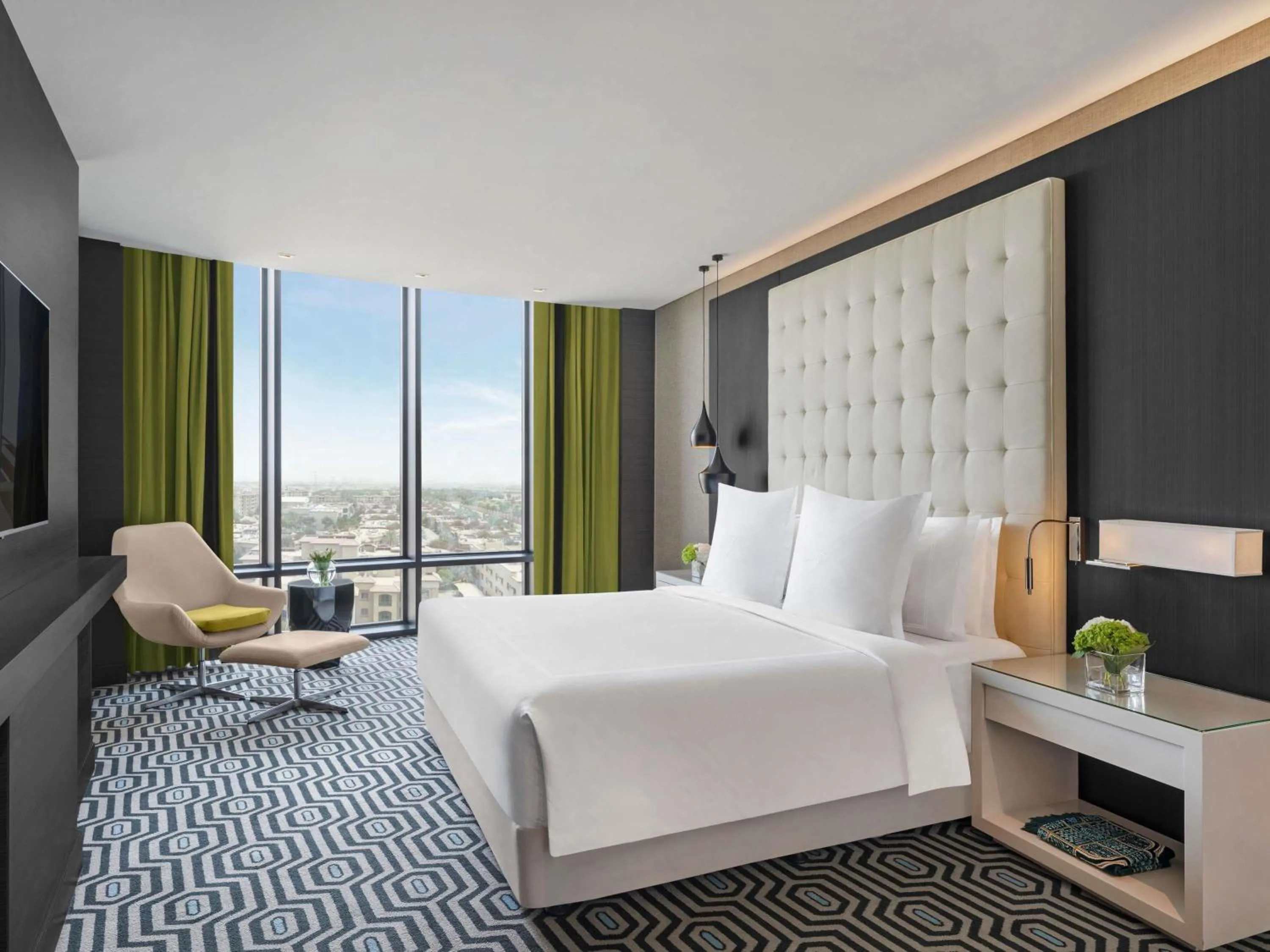 Bedroom, Bed in Fairmont Riyadh