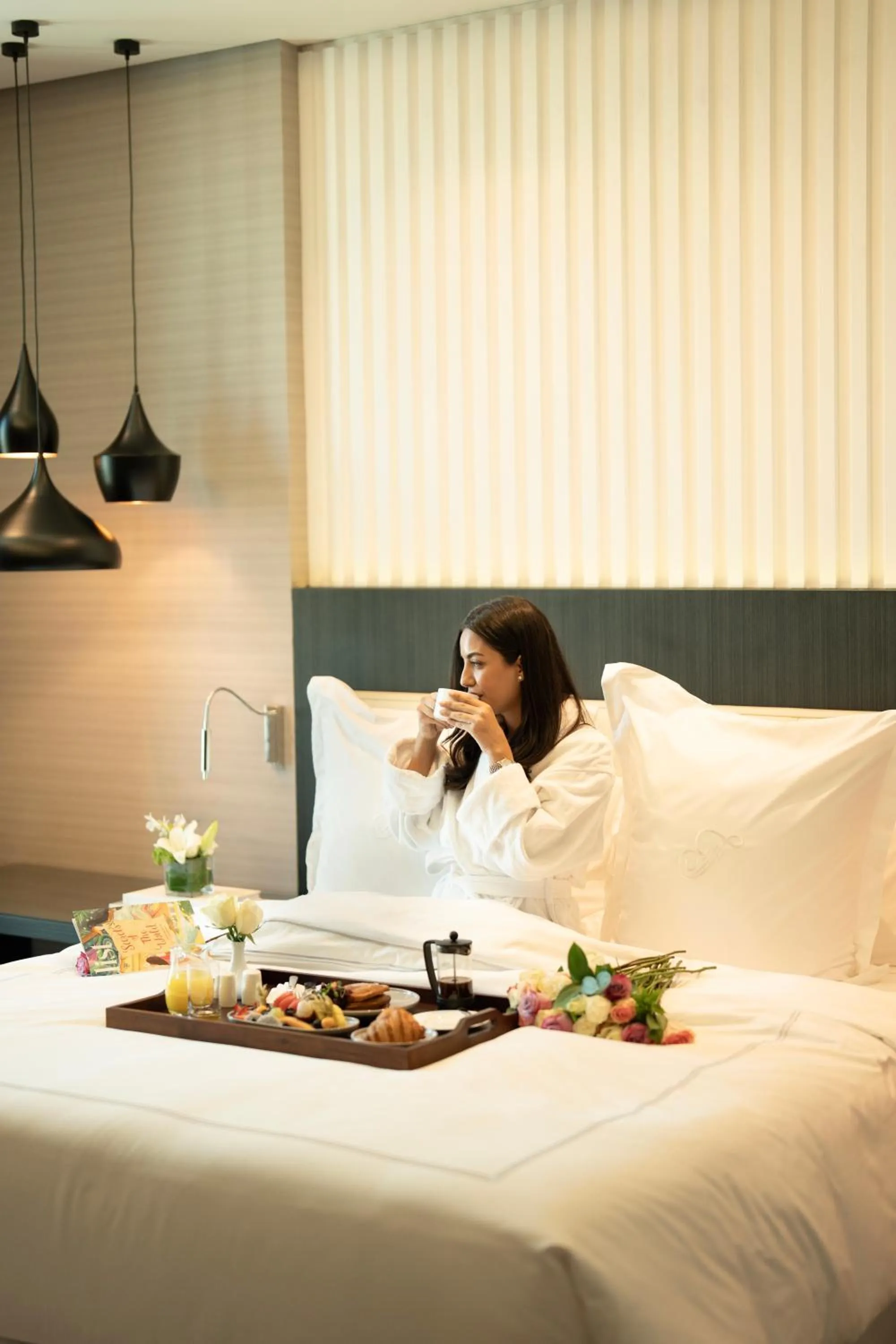 Food and drinks, Bed in Fairmont Riyadh