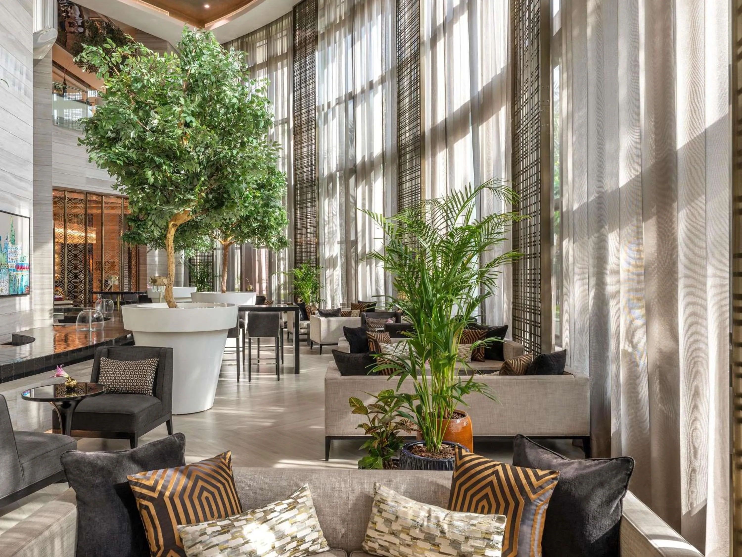 Lounge or bar in Fairmont Riyadh