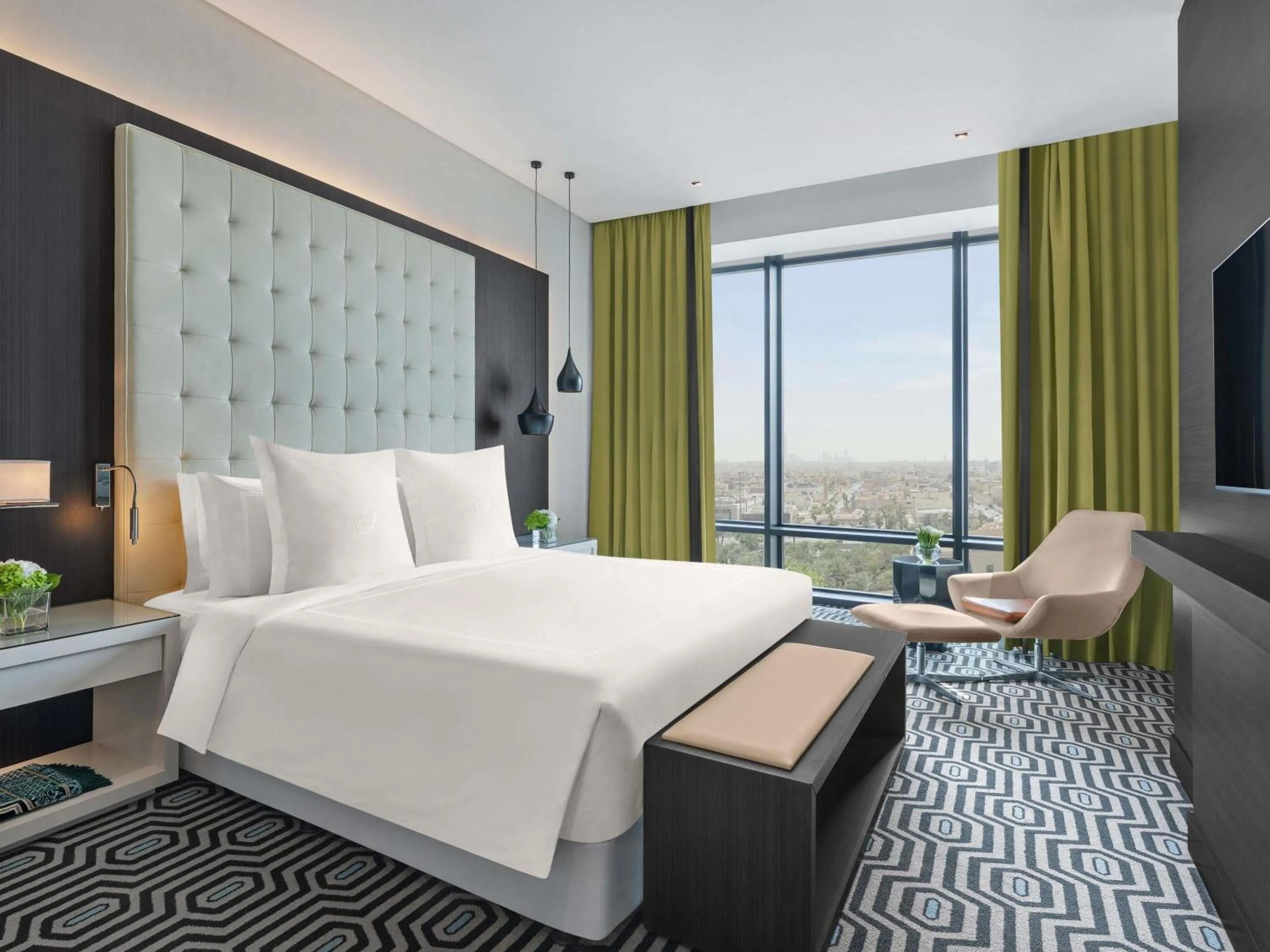 Bedroom, Bed in Fairmont Riyadh