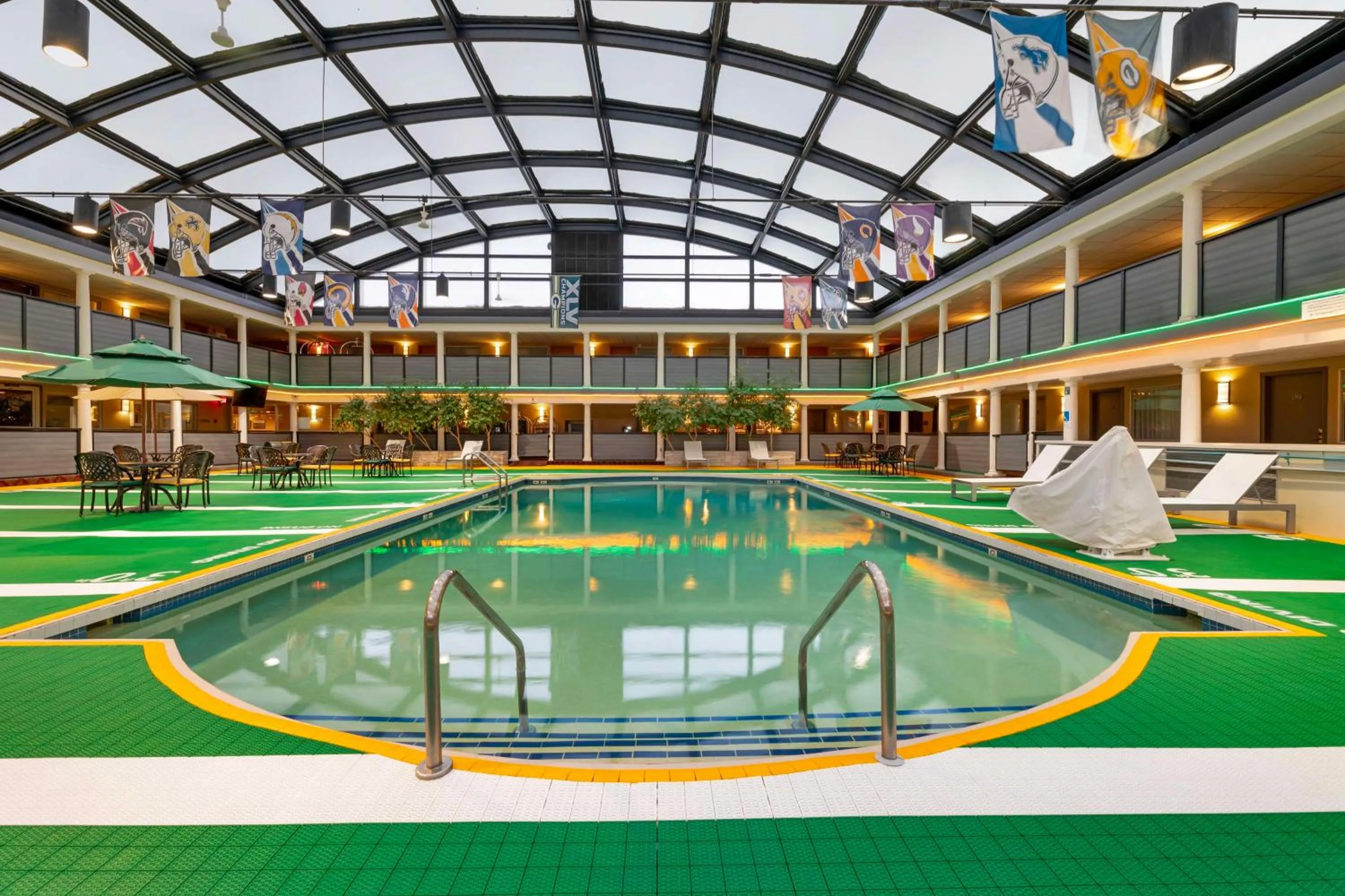 Pool view in Best Western Green Bay Inn and Conference Center