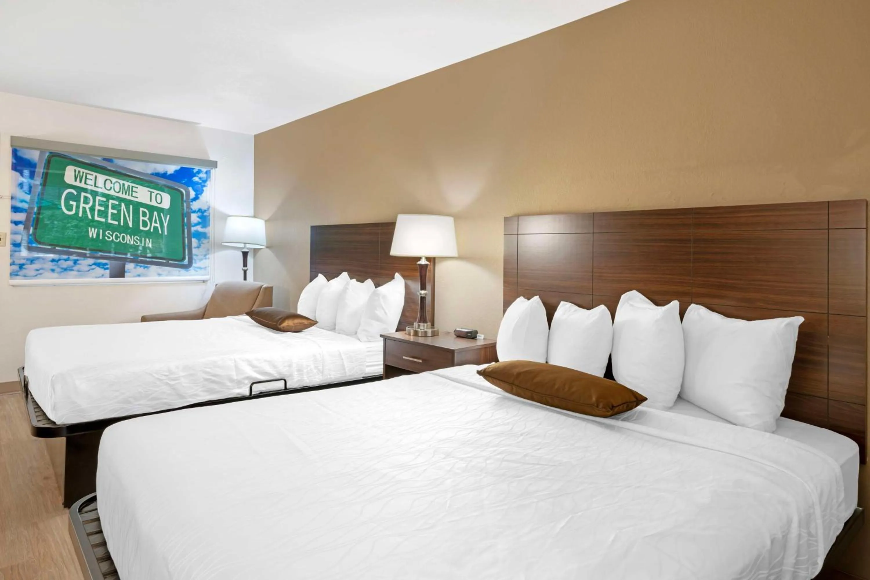 Bedroom, Bed in Best Western Green Bay Inn and Conference Center