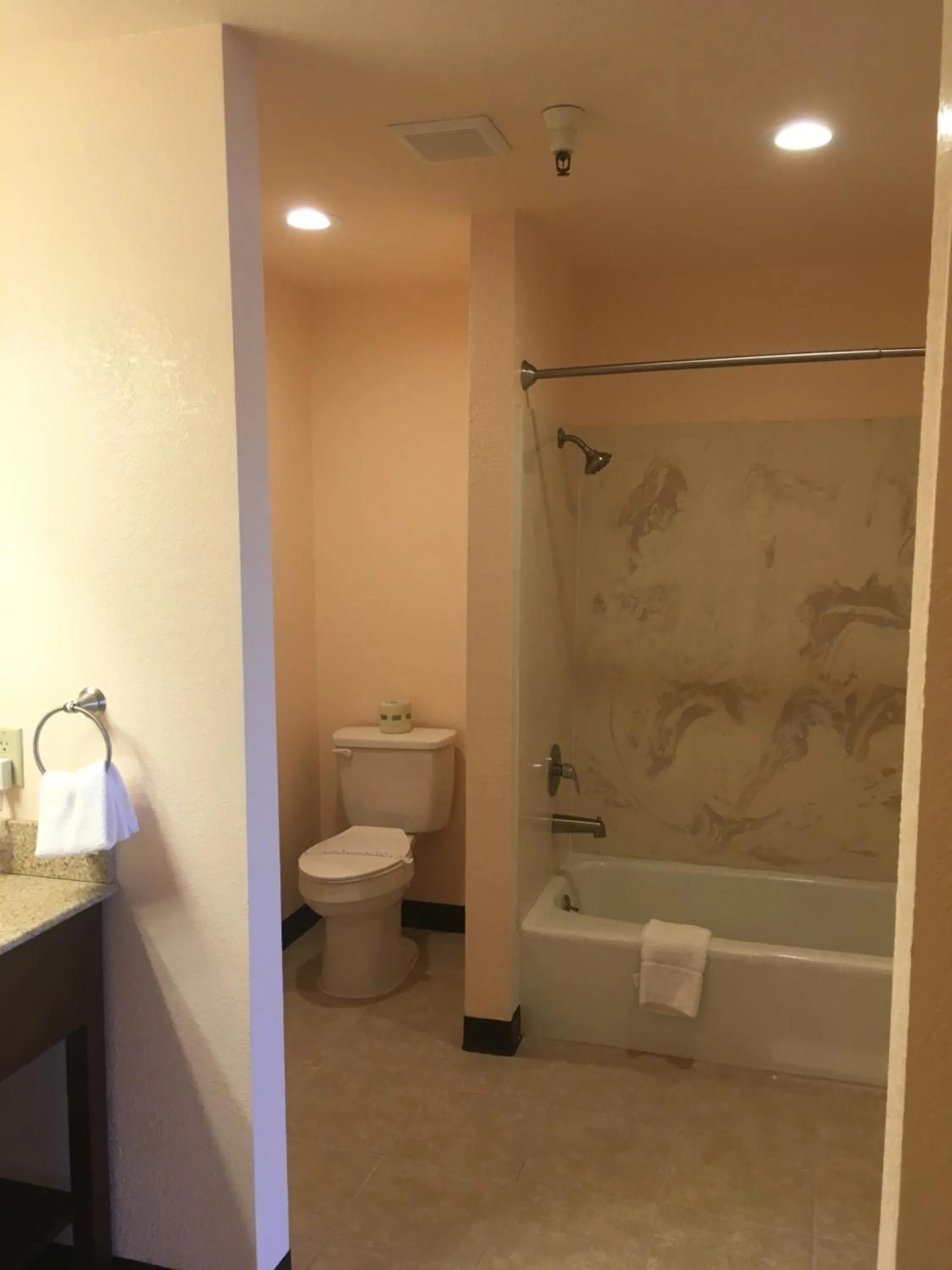 Bathroom in Travelodge by Wyndham Hawthorne