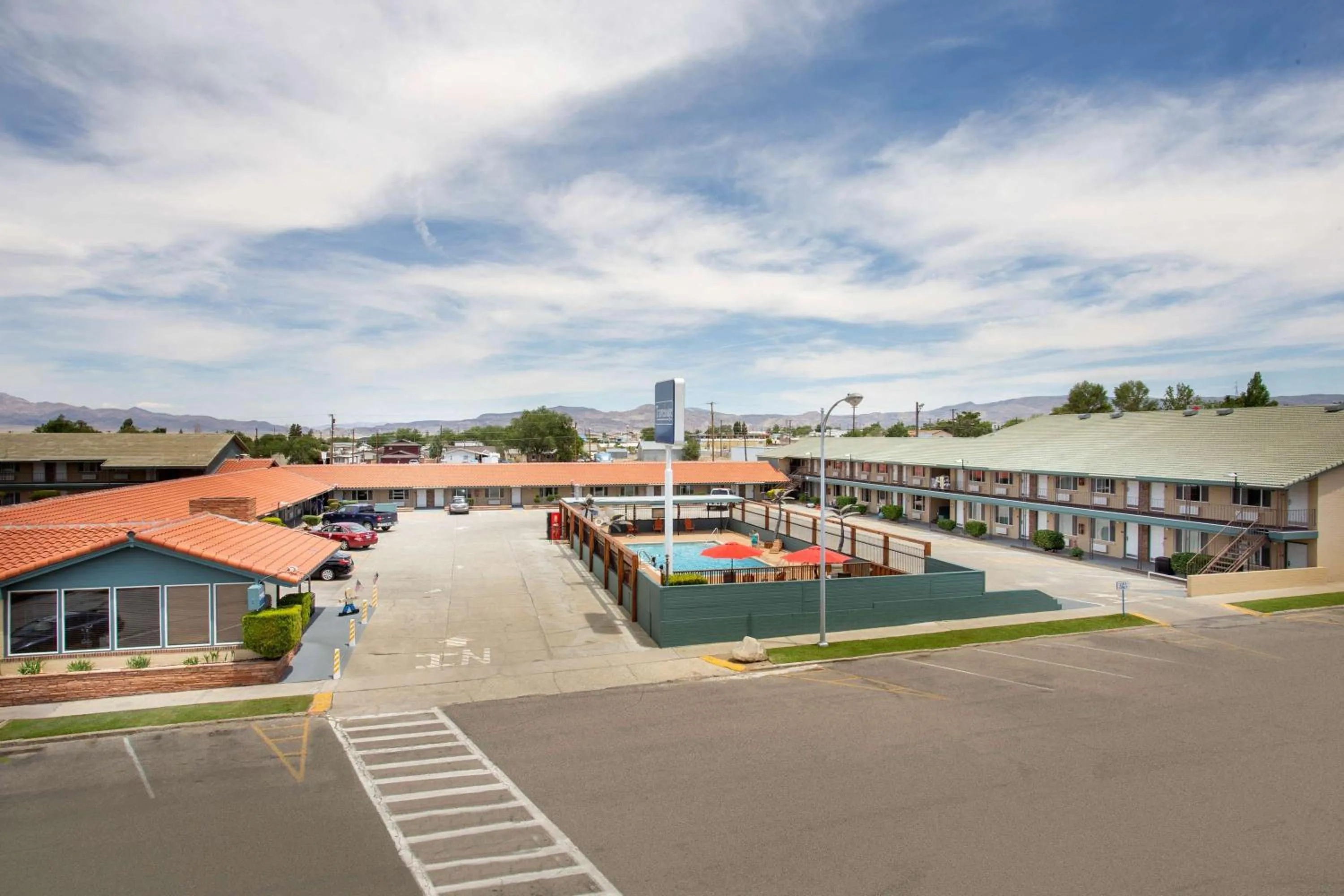 Property building in Travelodge by Wyndham Hawthorne