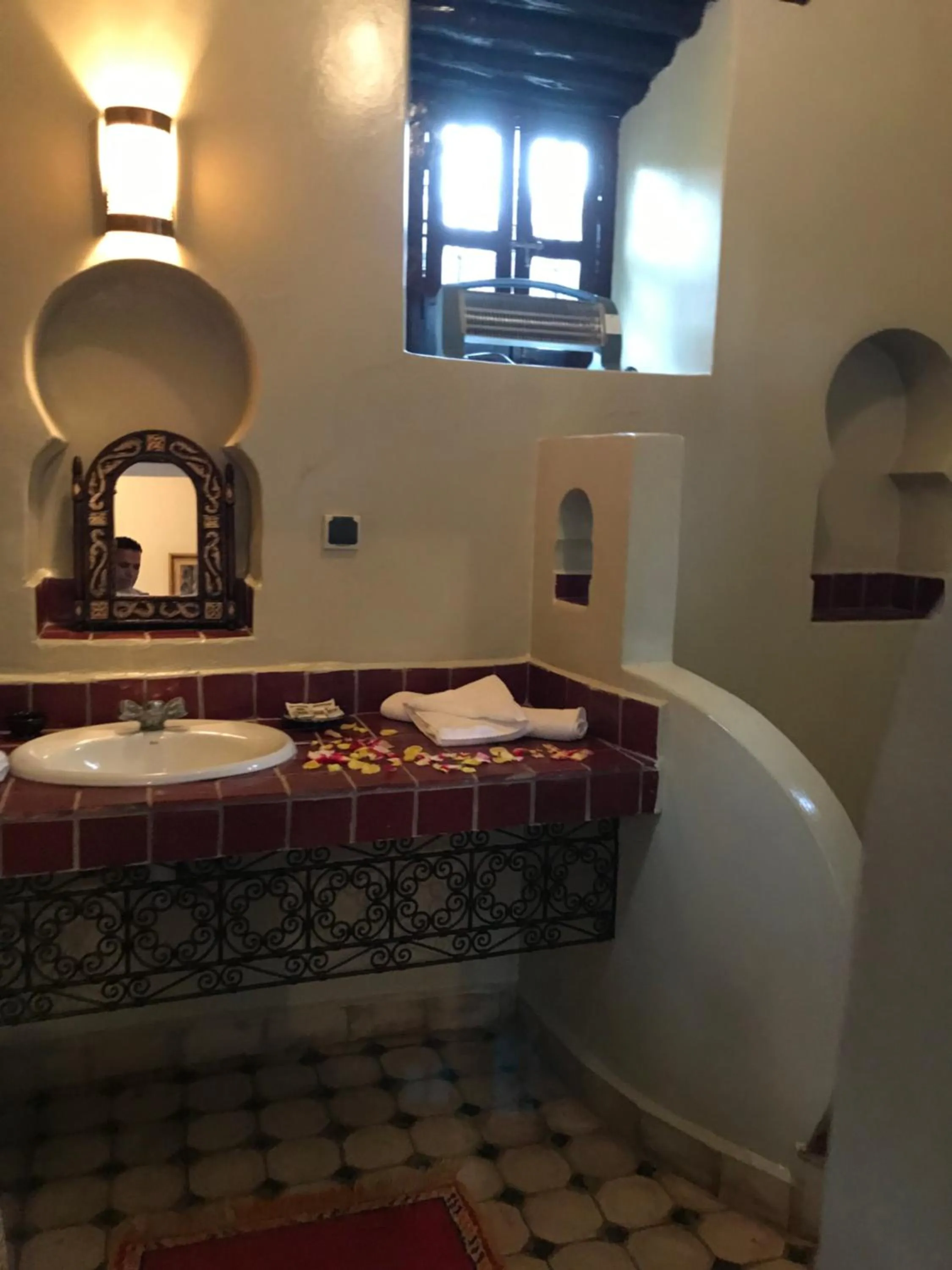 Bathroom in Auberge Chez Momo II