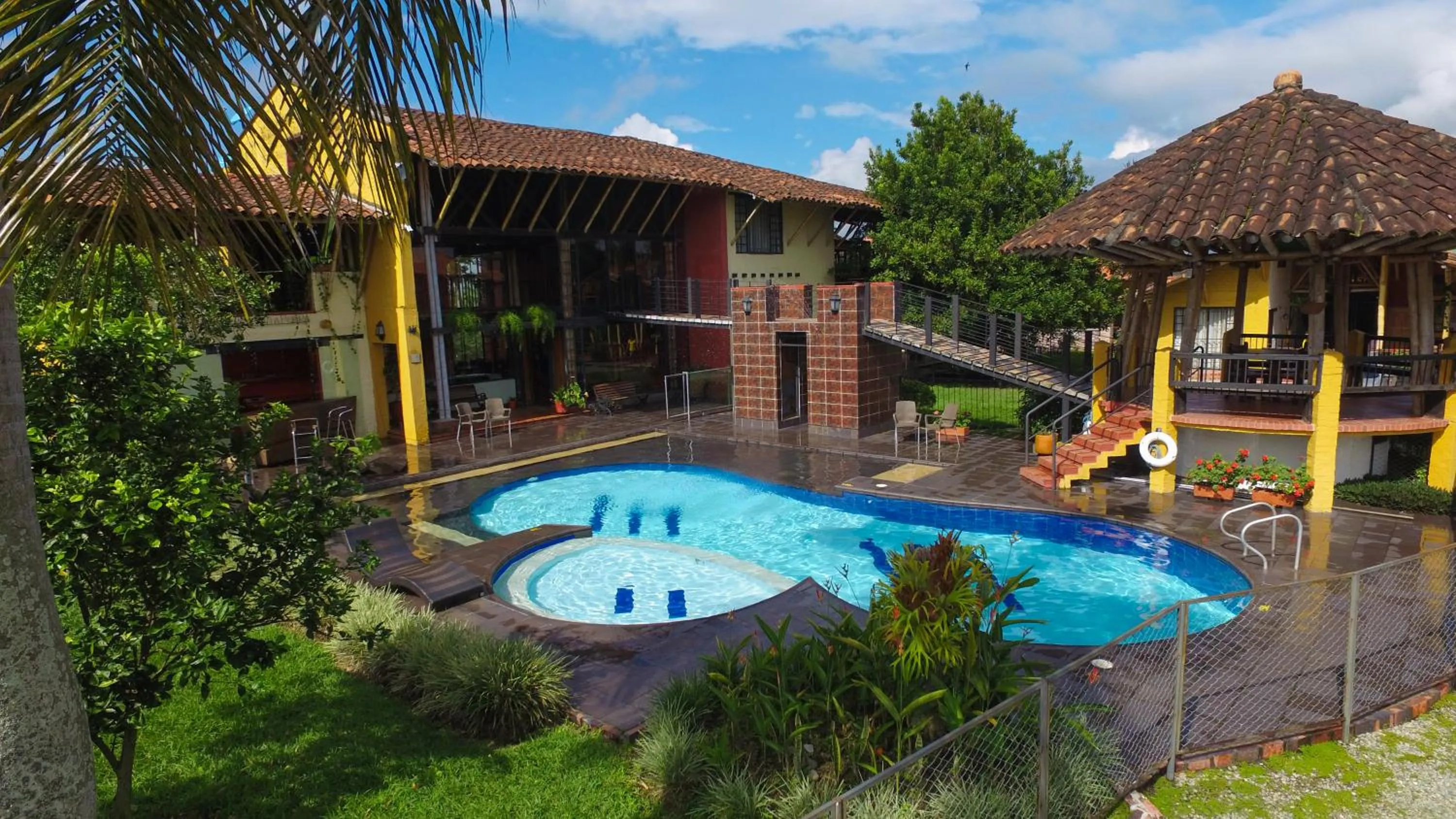 Swimming pool in Finca Hotel La Quinta Porra