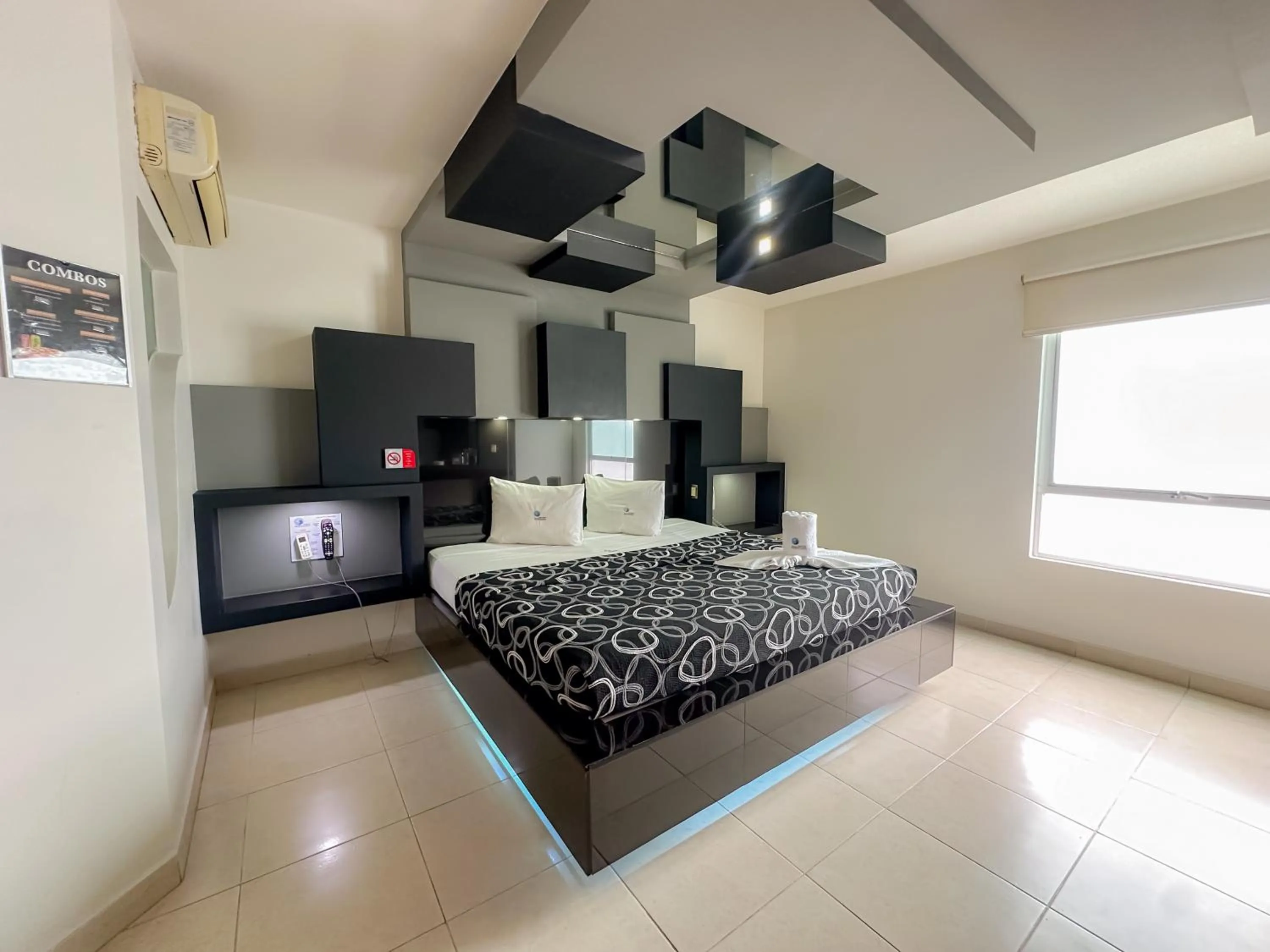 Bed in Auto Hotel Mediterráneo