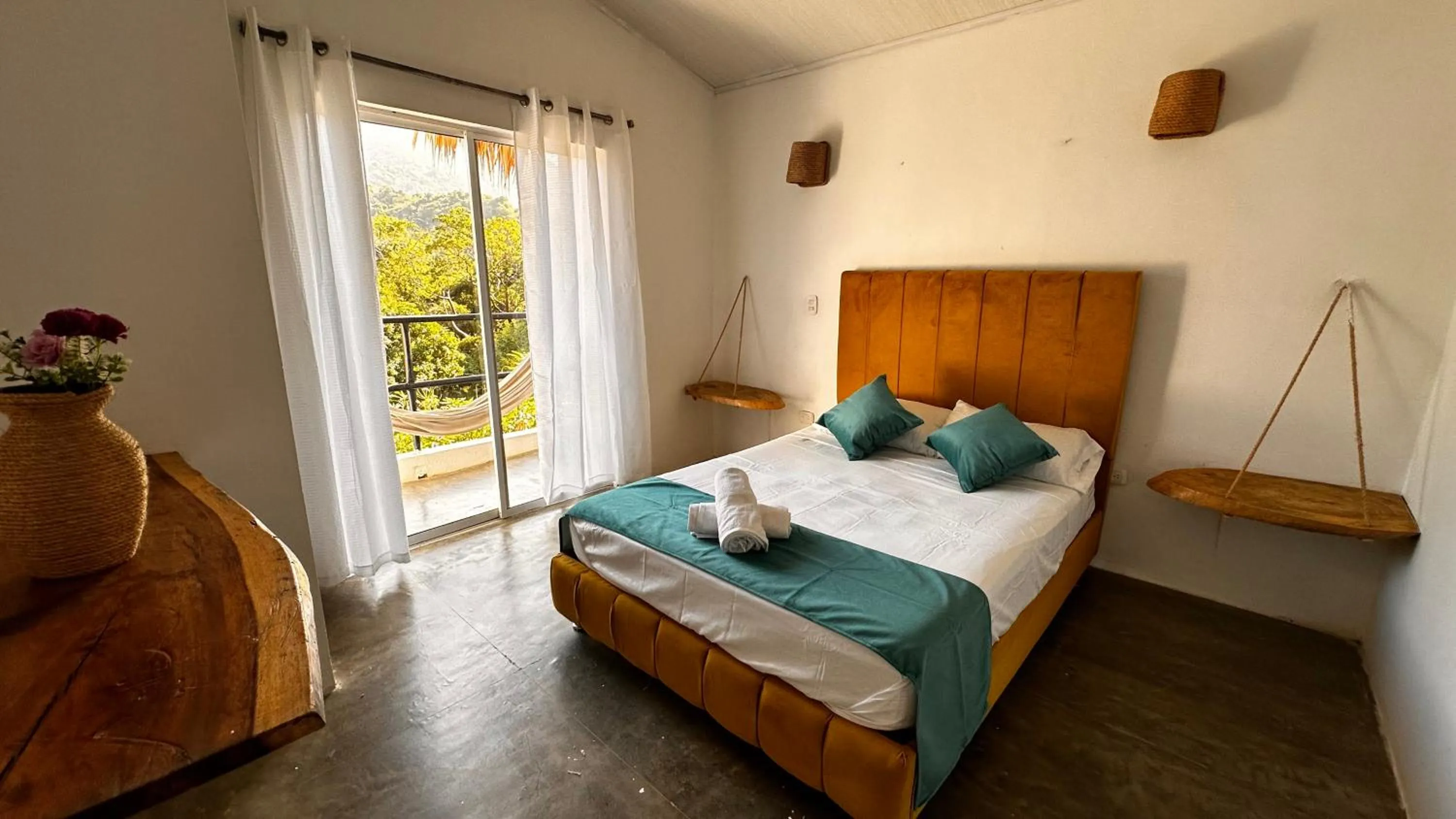 Photo of the whole room, Bed in Tayrona Angel Lodge