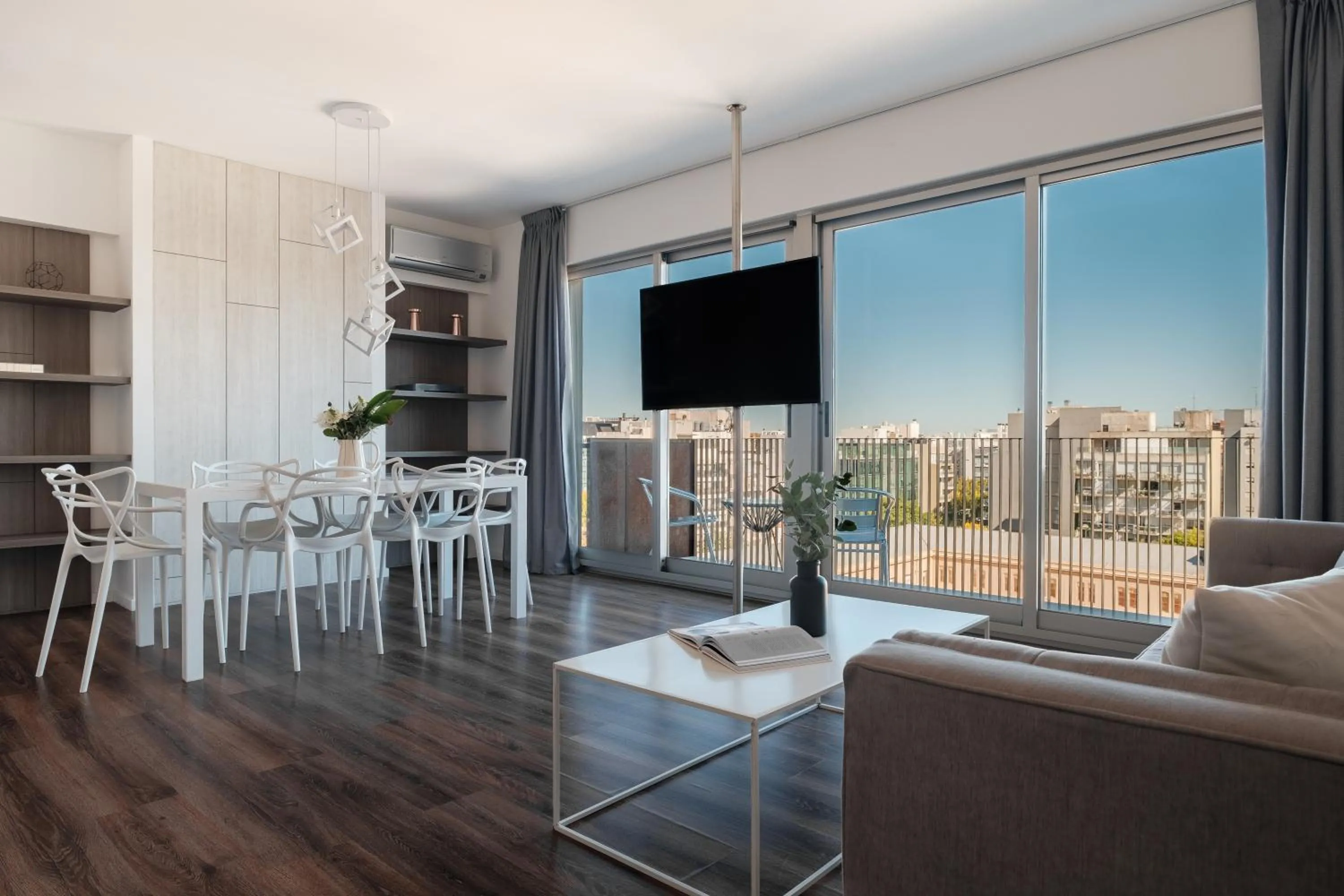 TV and multimedia in Nido at Quartier Dorrego