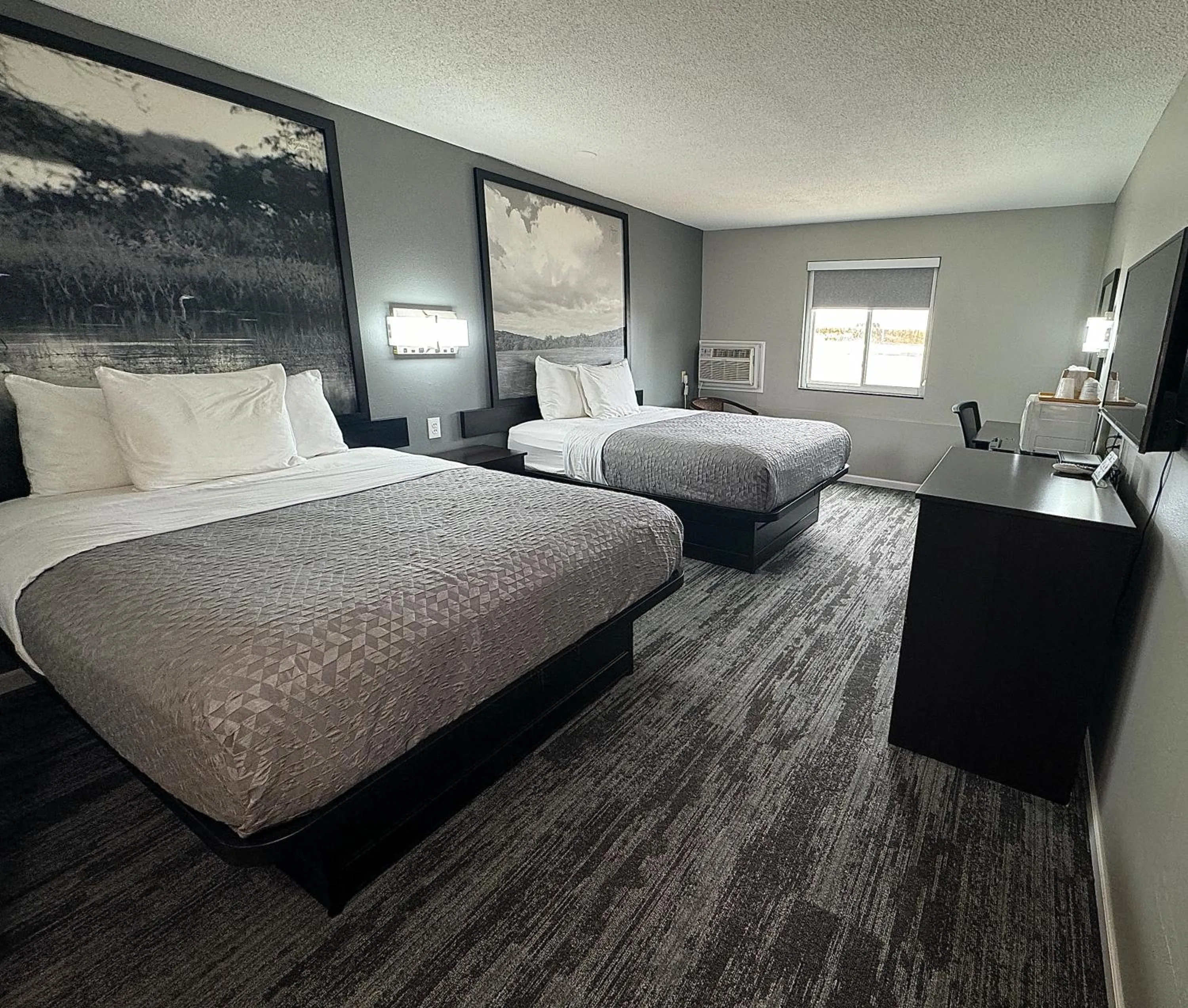 Bed in Super 8 by Wyndham Higginsville