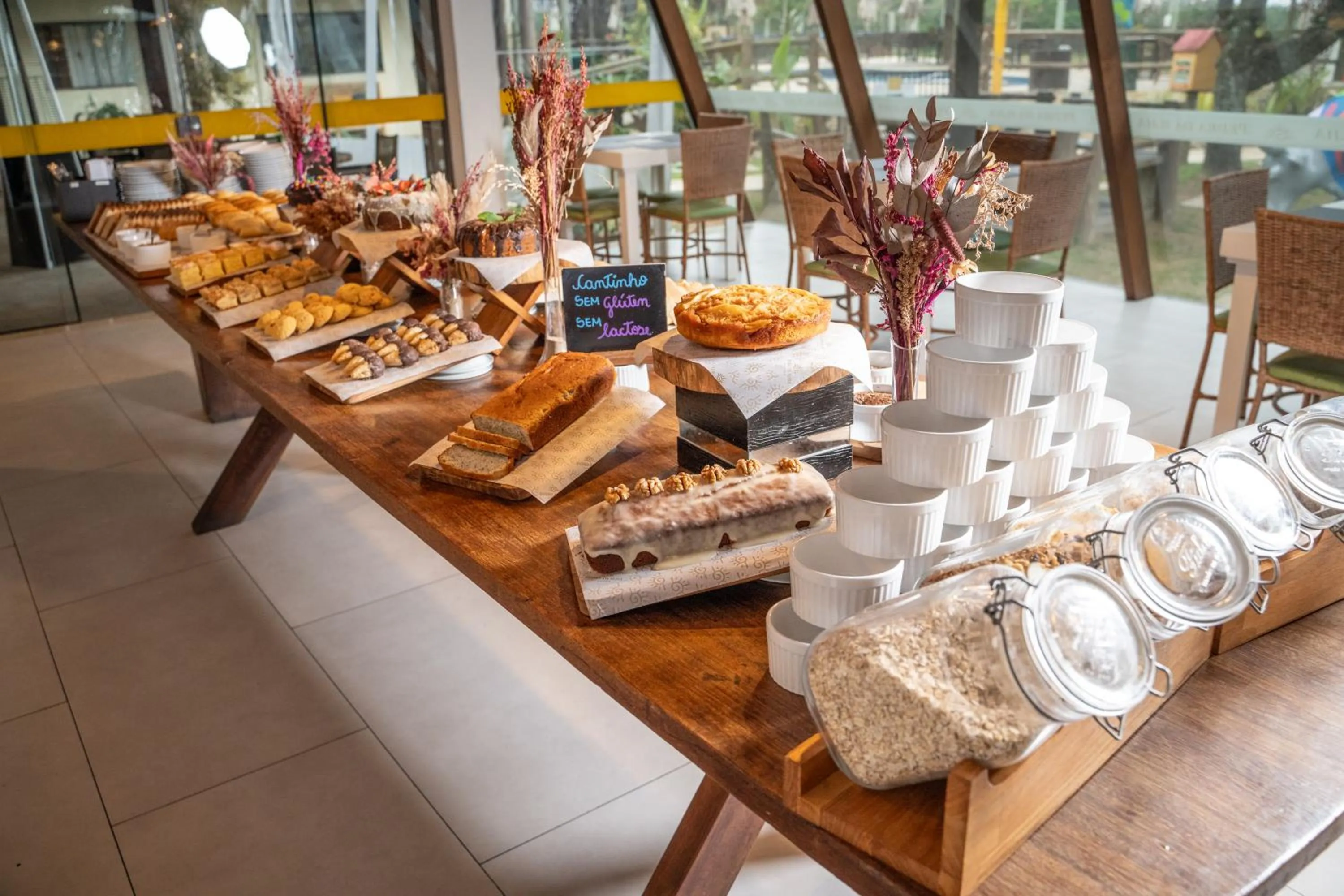 Restaurant/places to eat in Pousada Pedra da Ilha