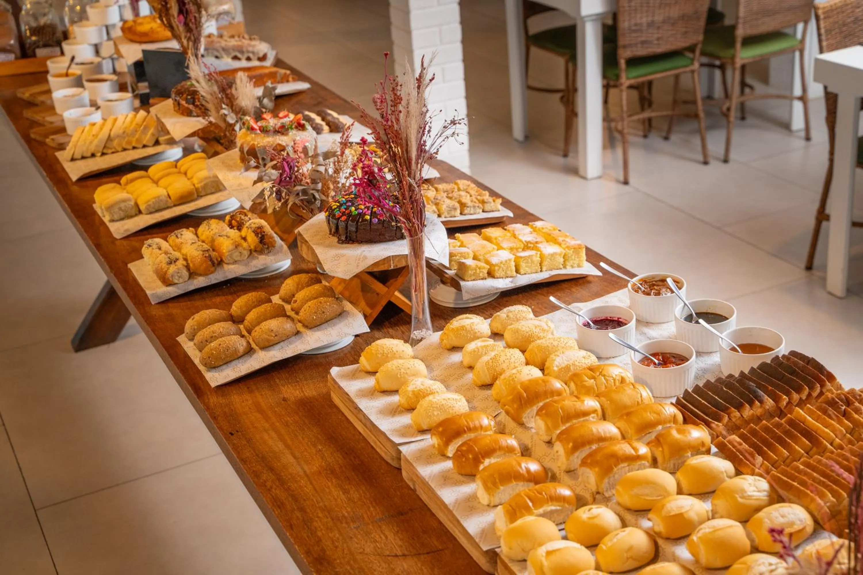 Restaurant/places to eat in Pousada Pedra da Ilha